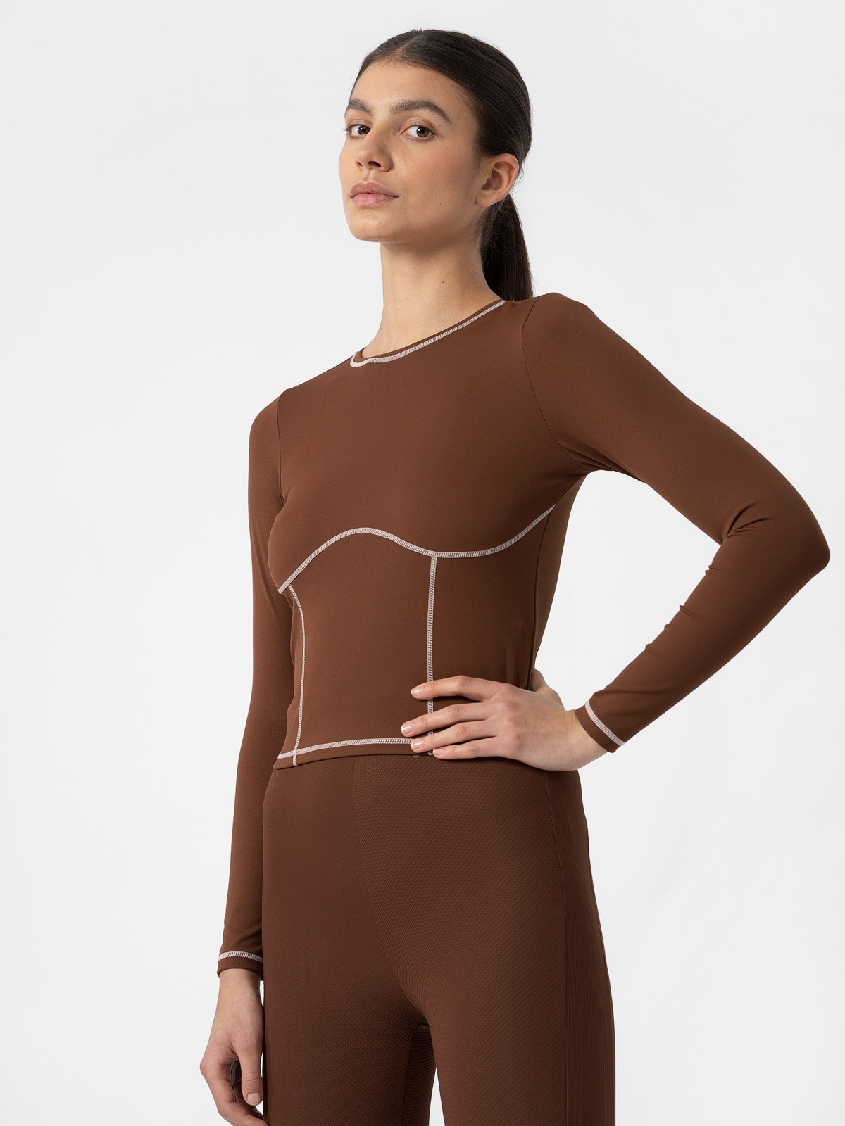 Tricou cu mânecă lungă crop-top slim neted pentru femei