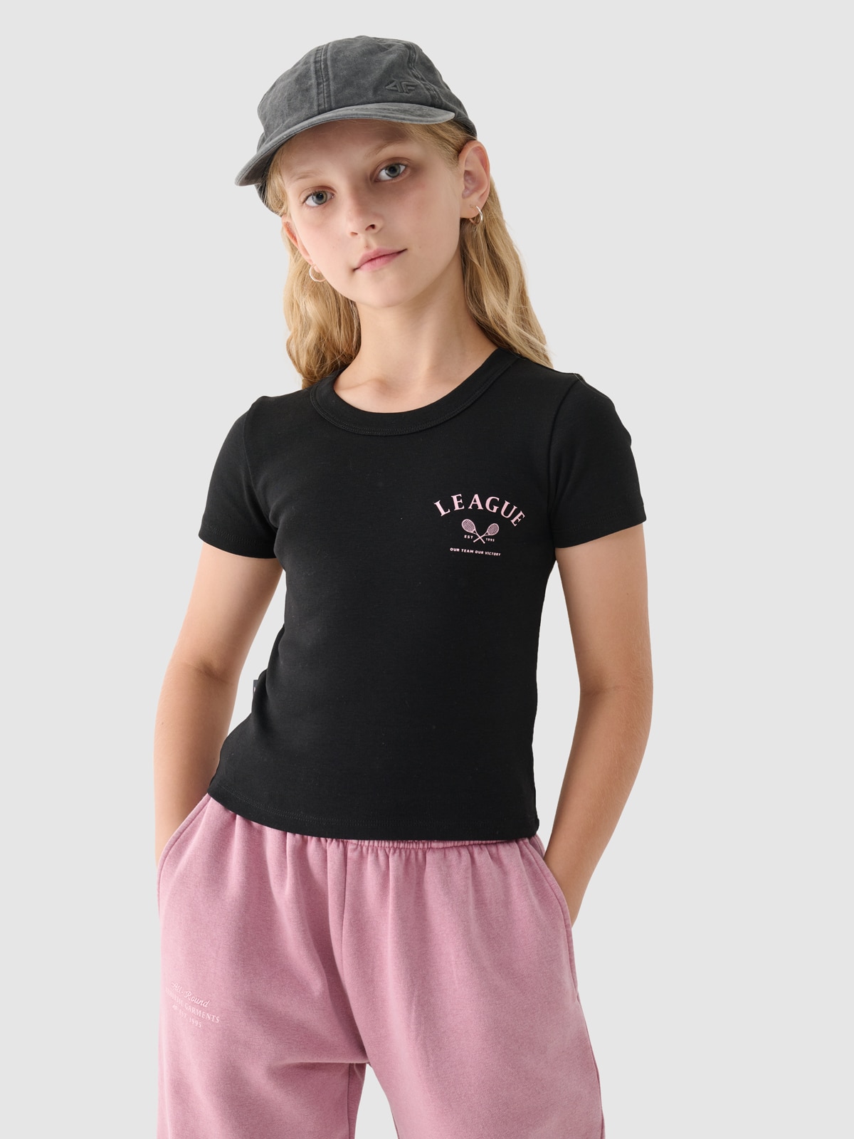 Tricou cropped cu imprimeu pentru fete - negru