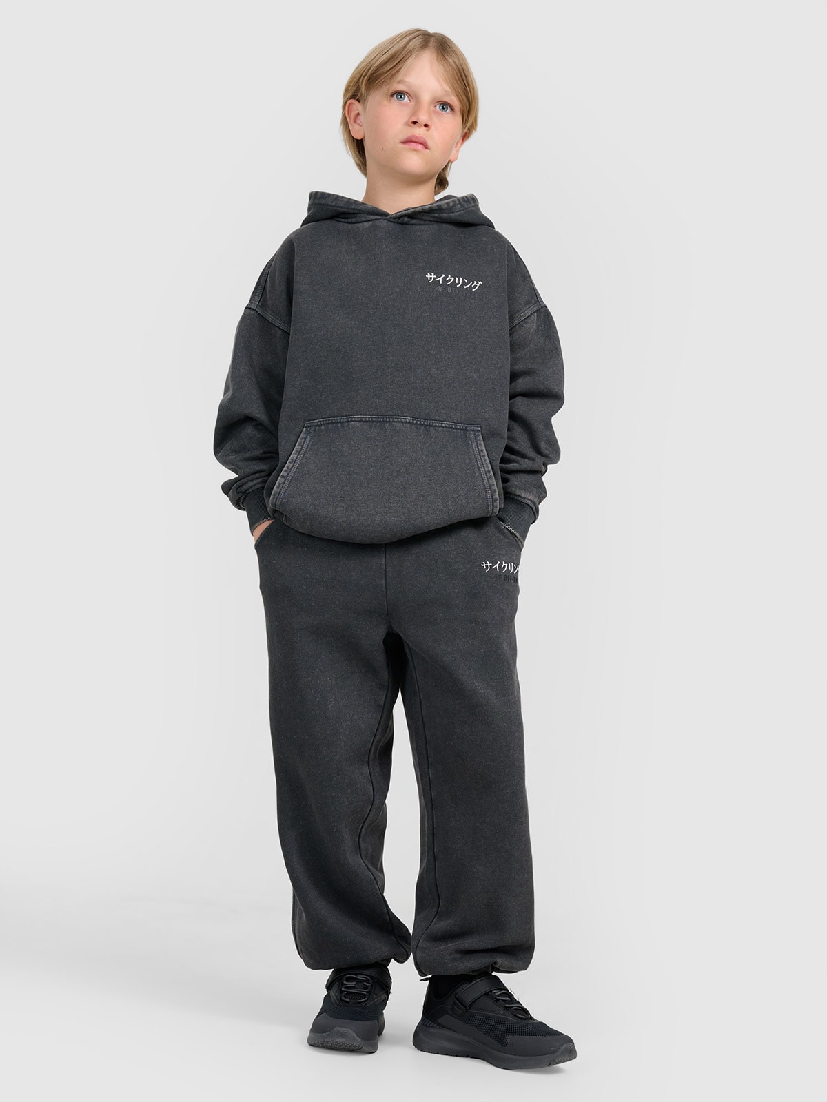 4F Pantaloni jogger de trening pentru băieți - gri