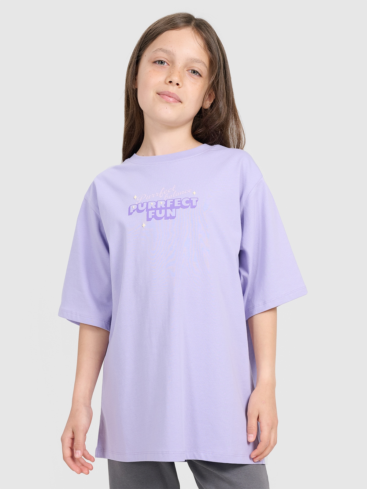 4F T-shirt oversize z nadrukiem dziewczęcy - fioletowy 134 (8-9