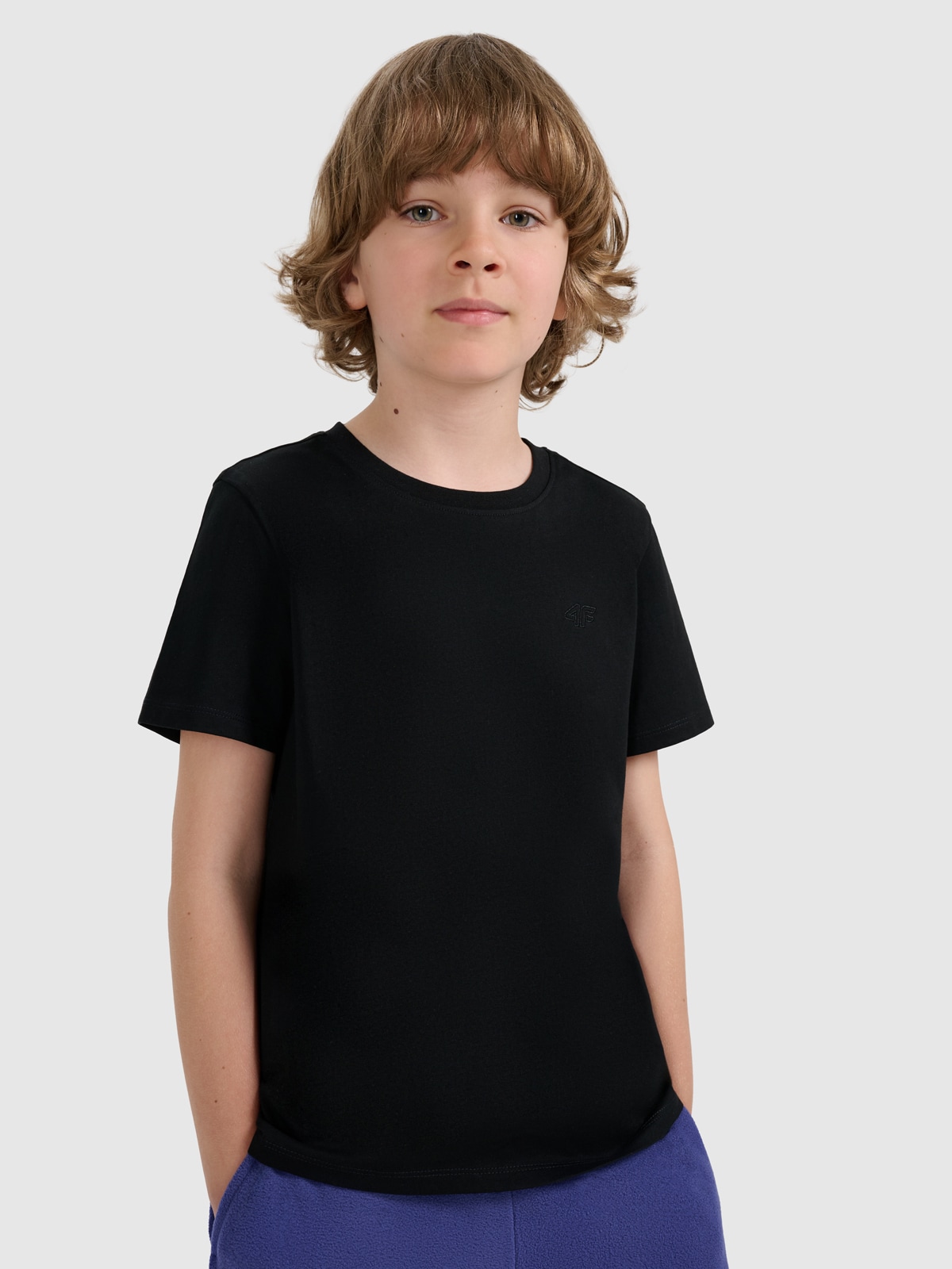 4F Tricou regular unicolor pentru băieți - negru