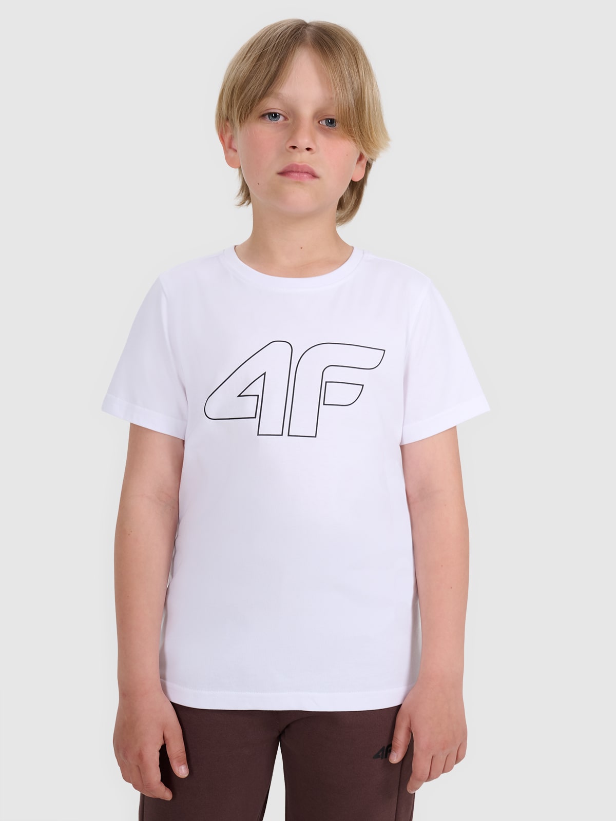 4F T-shirt regular z nadrukiem chłopięcy - biały 140 (9-10