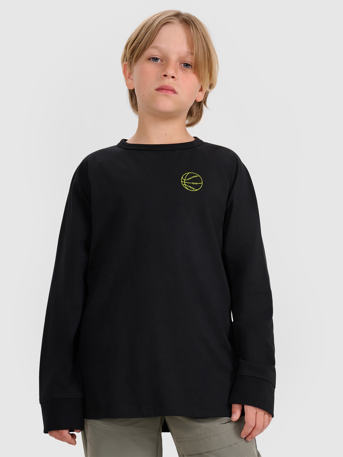 4F Tricou regular cu mânecă lungă cu imprimeu pentru băieți - negru