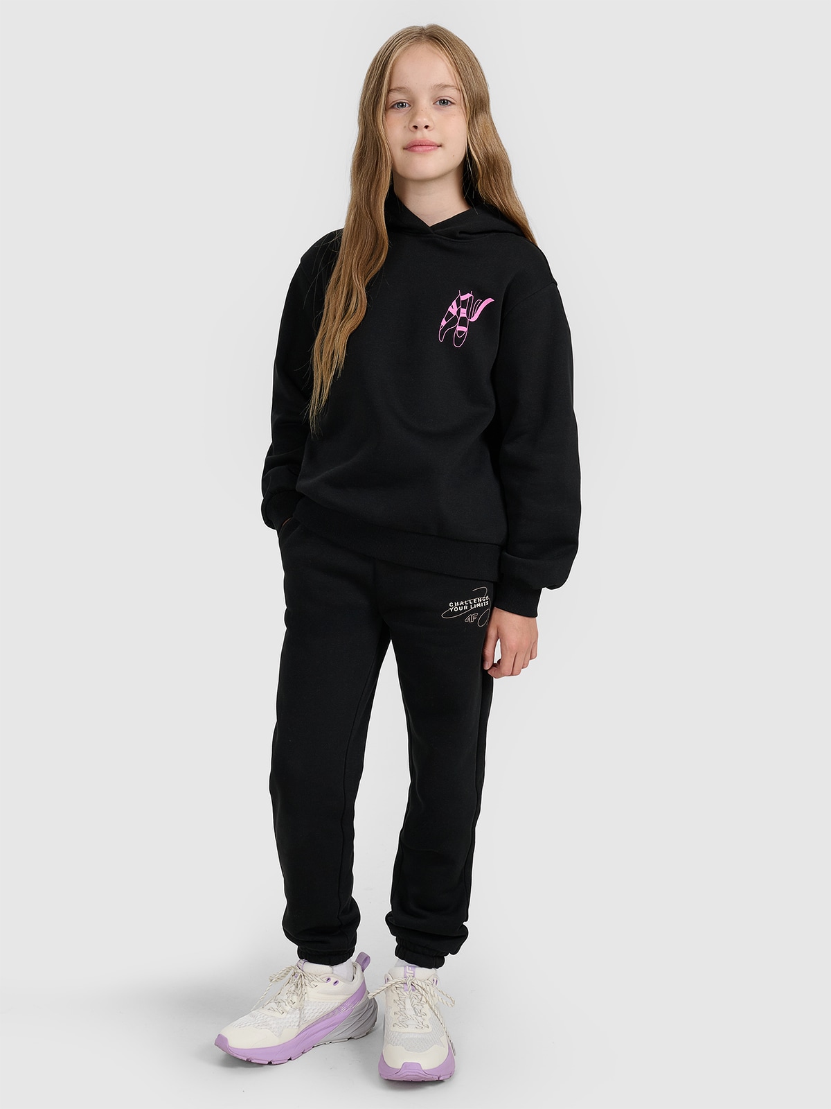 4F Pantaloni jogger de trening pentru fete - negri