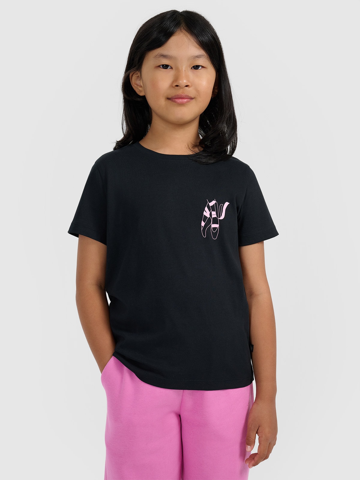 4F T-shirt regular z nadrukiem dziewczęcy - czarny 152 (11-12