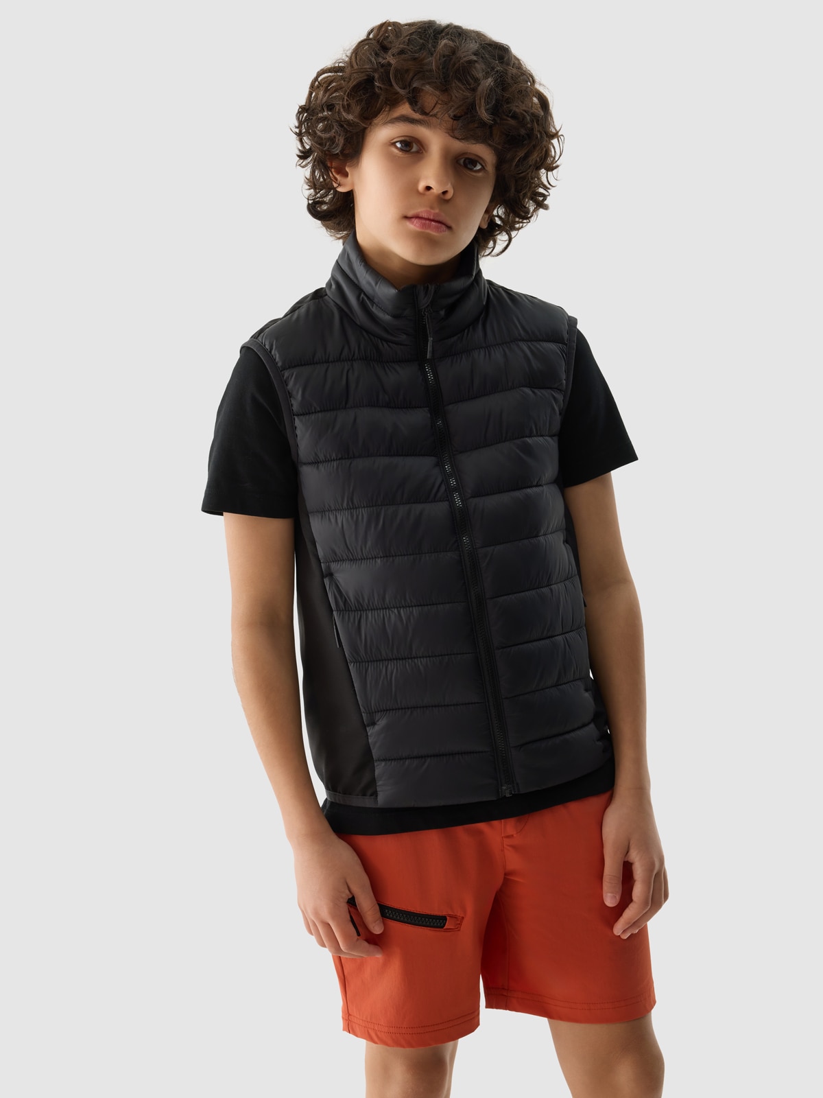 Chlapecká péřová treková vesta s výplní ze syntetického peří - černá