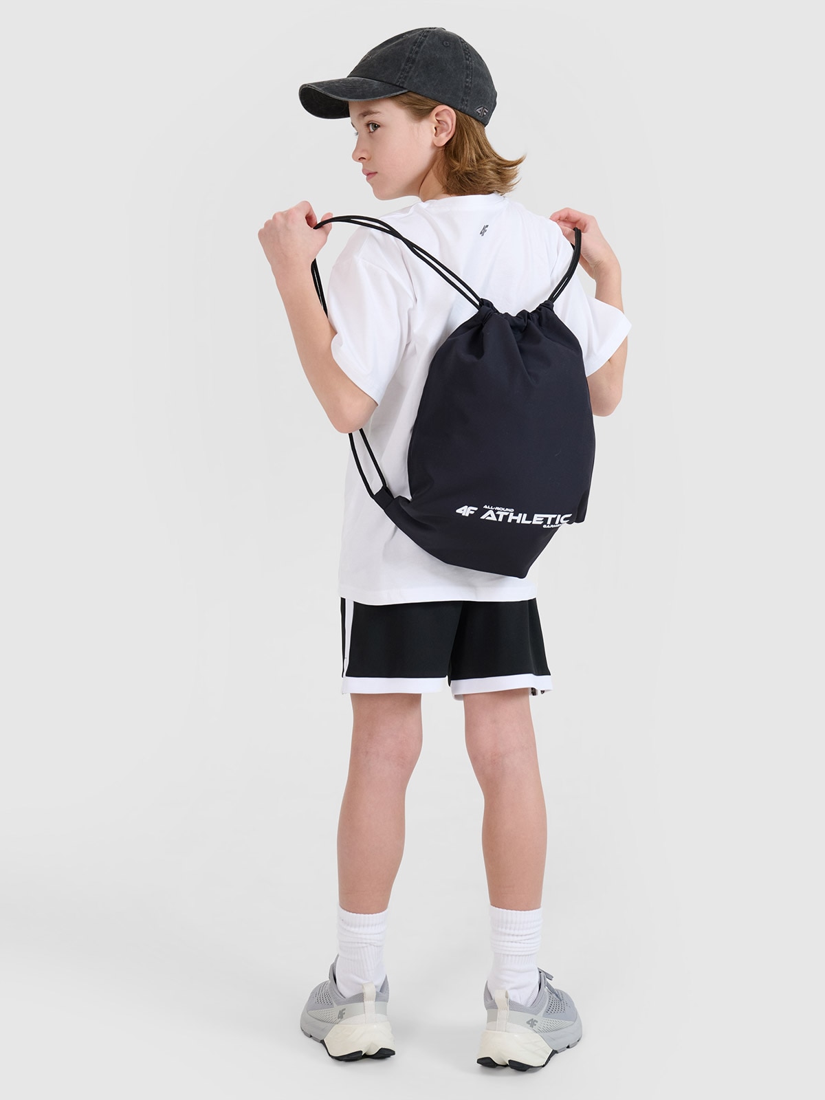 Set de sport pentru educație fizică (tricou+șort+săculeț) pentru copii - negru