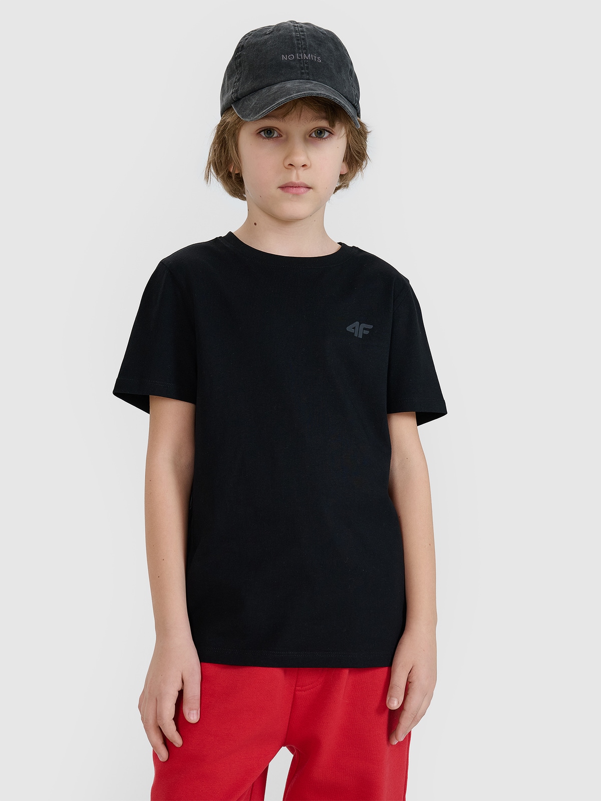 4F T-shirt regular gładki chłopięcy - czarny 146 (10-11