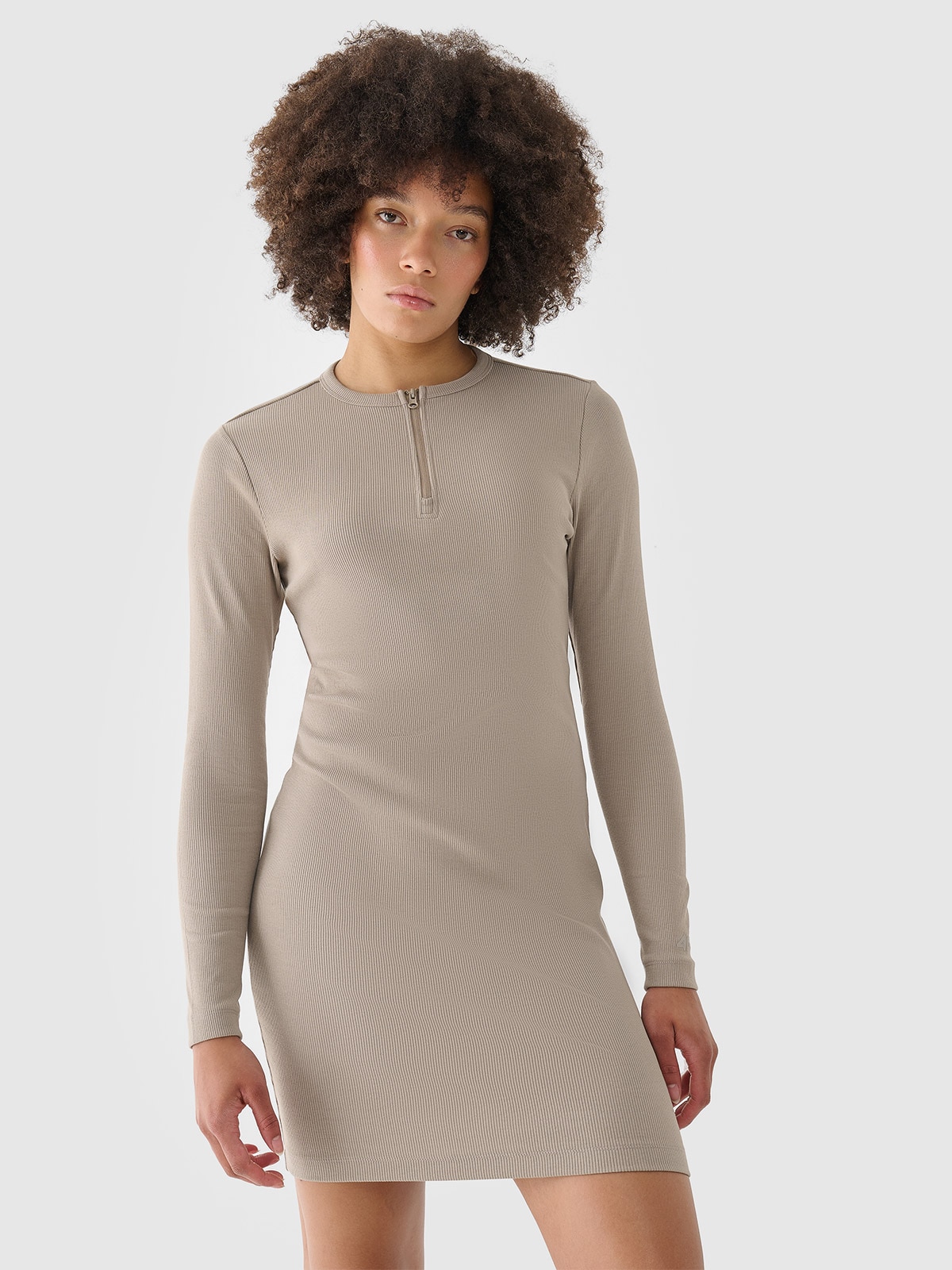 Rochie midi din tricot striat pentru femei - bej