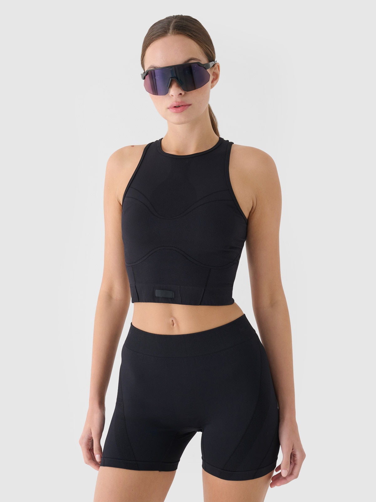 Crop top de antrenament slim cu uscare rapidă pentru femei - negru