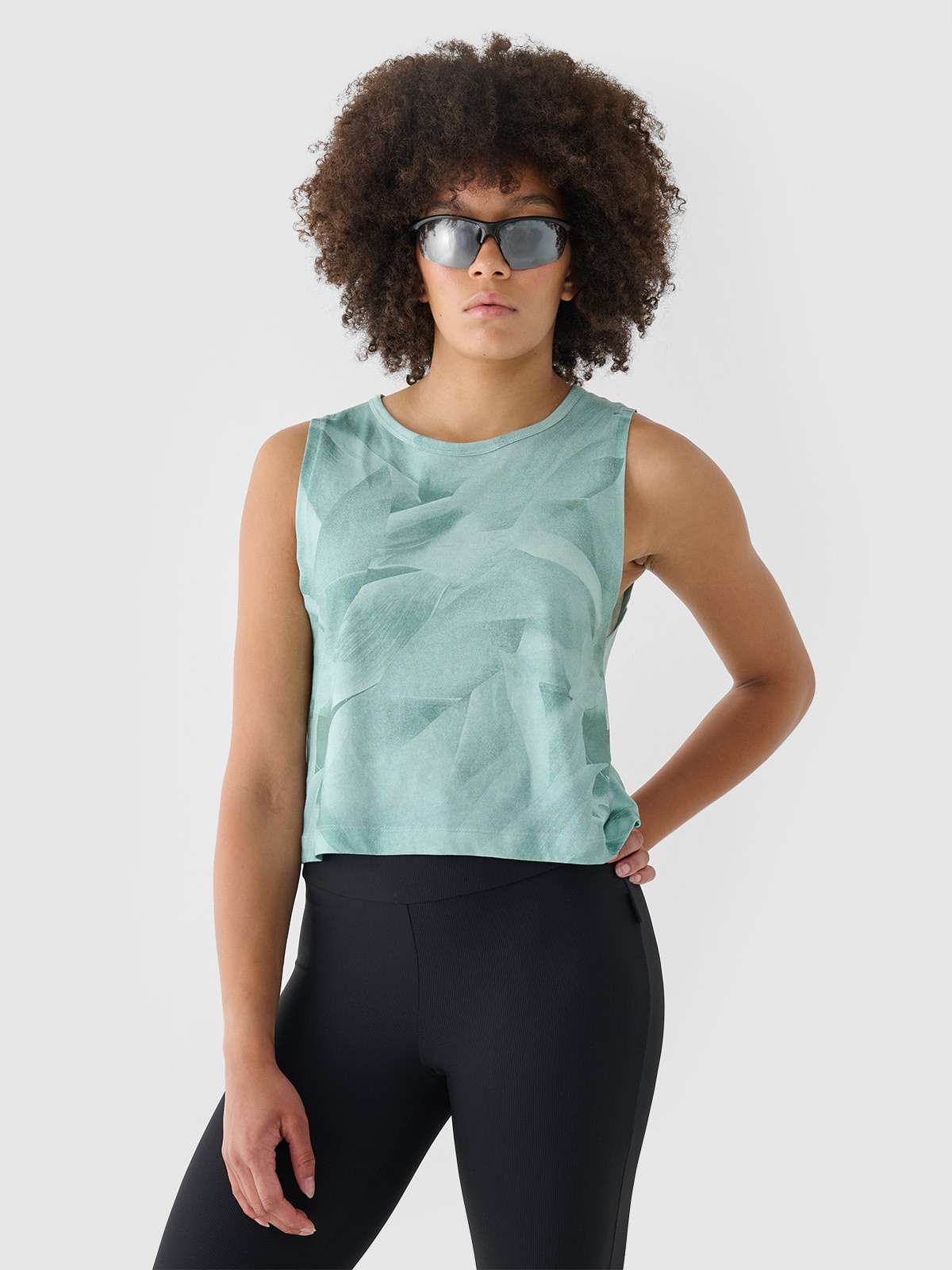 Crop-top neted regular pentru femei - multicolor