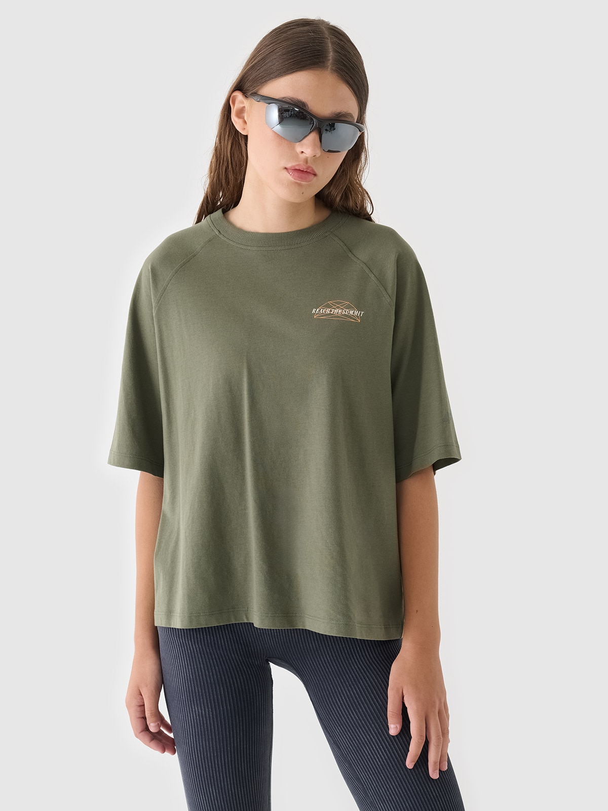 Tricou crop top oversize unicolor pentru femei - verde măsliniu/kaki