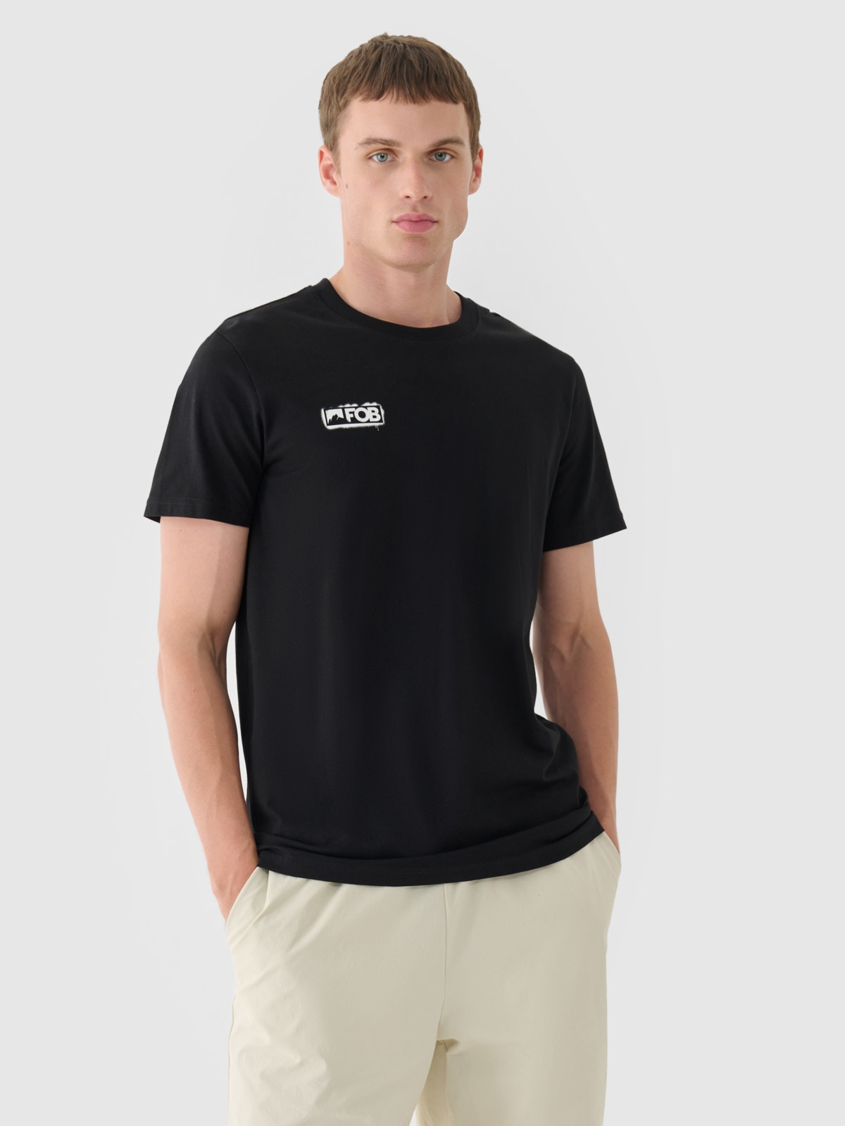 Tricou regular unicolor pentru bărbați - negru