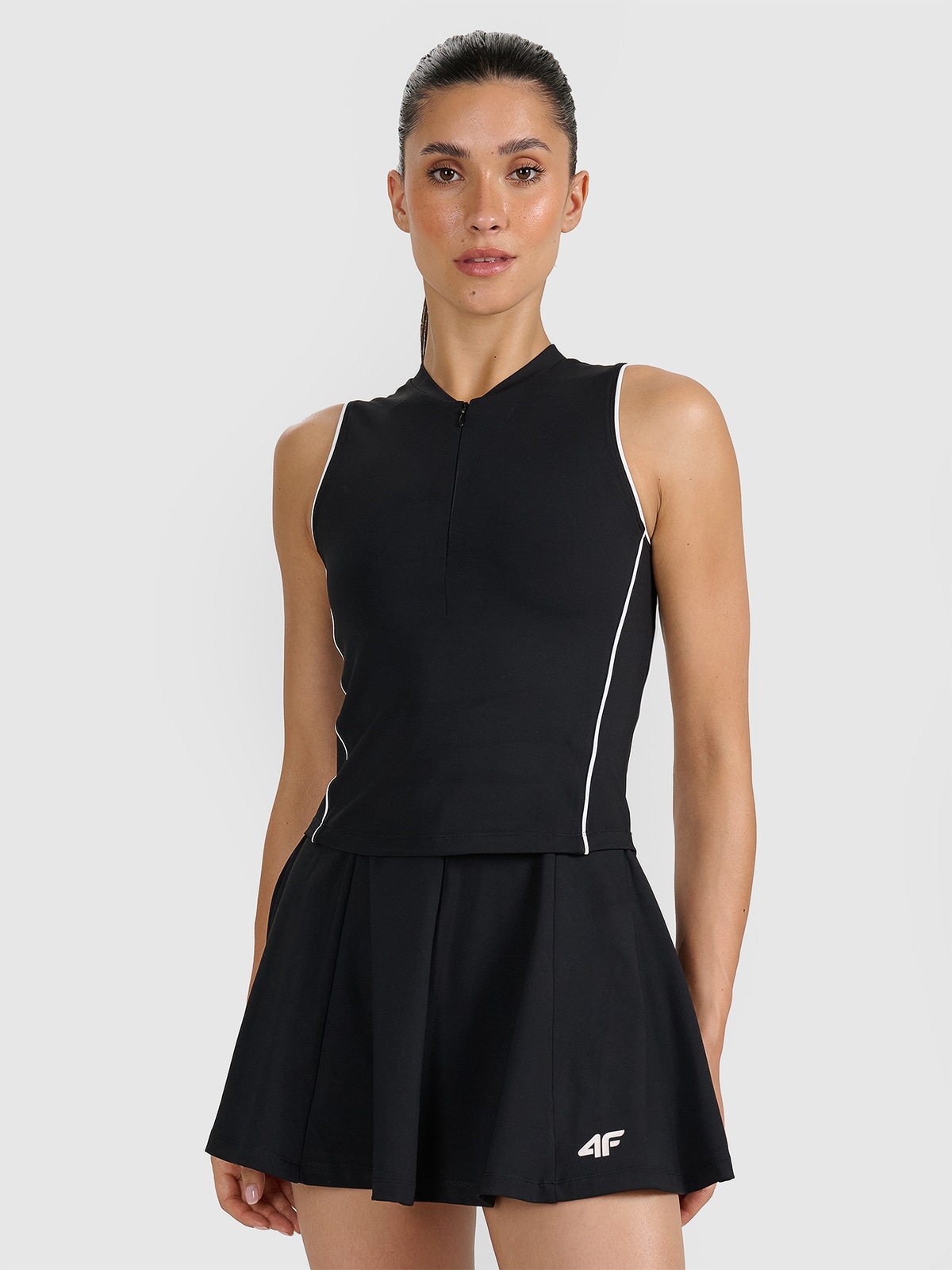 4F Top de tenis slim cu uscare rapidă pentru femei - negru