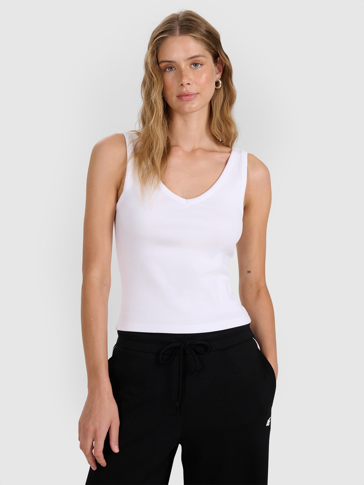 4F Top slim din tricot striat pentru femei - alb