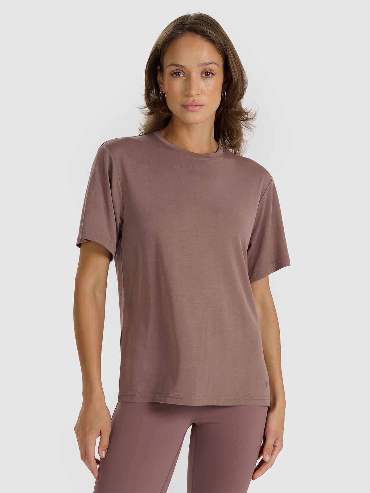 4F Tricou oversize cu modal pentru femei - maro