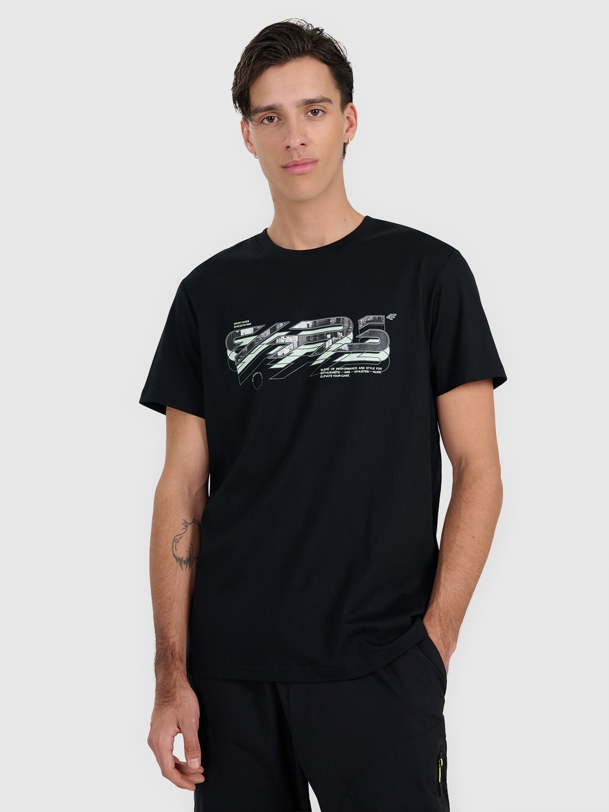 4F Tricou regular cu imprimeu pentru bărbați - negru