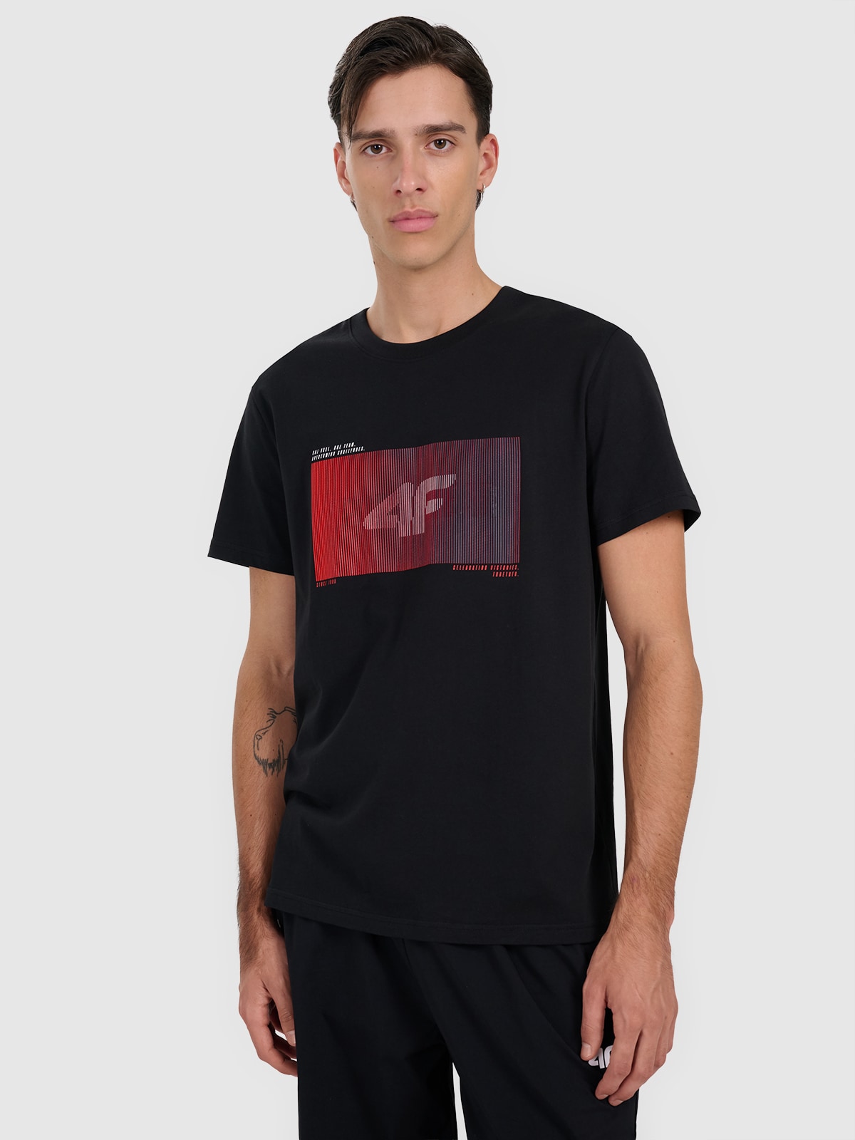 4F Tricou regular cu imprimeu pentru bărbați - negru