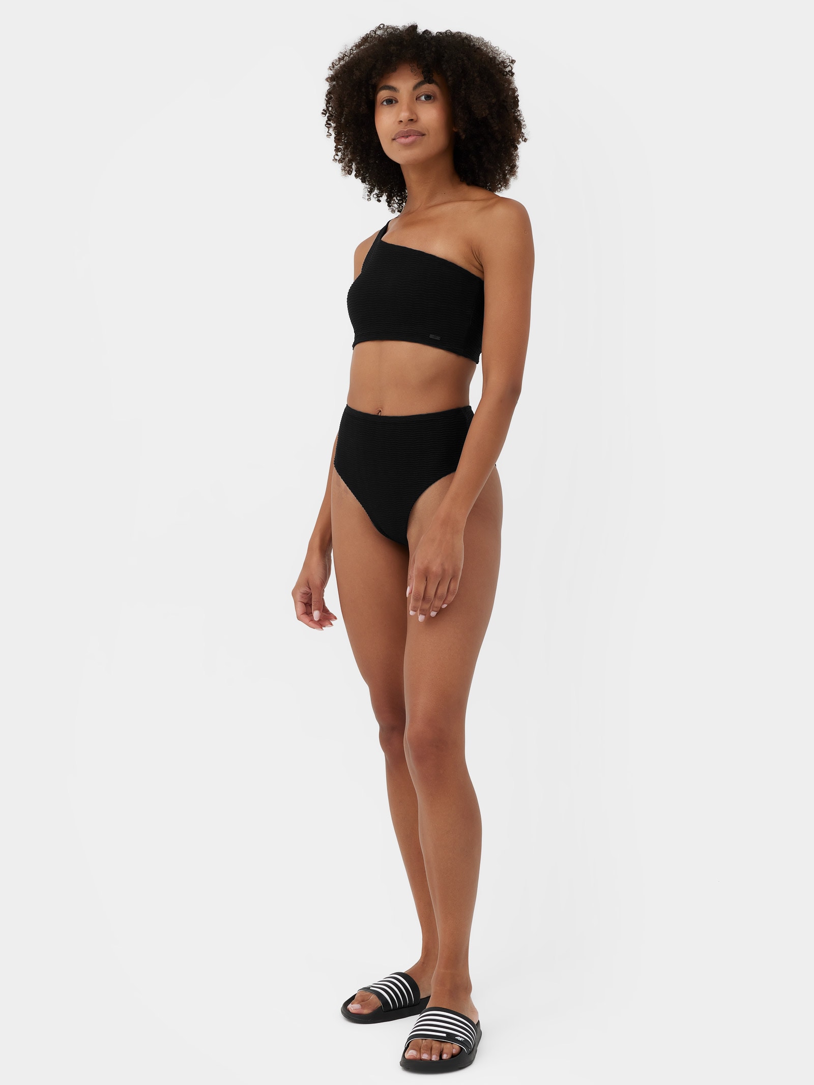 Slip de bikini din materiale reciclate pentru femei