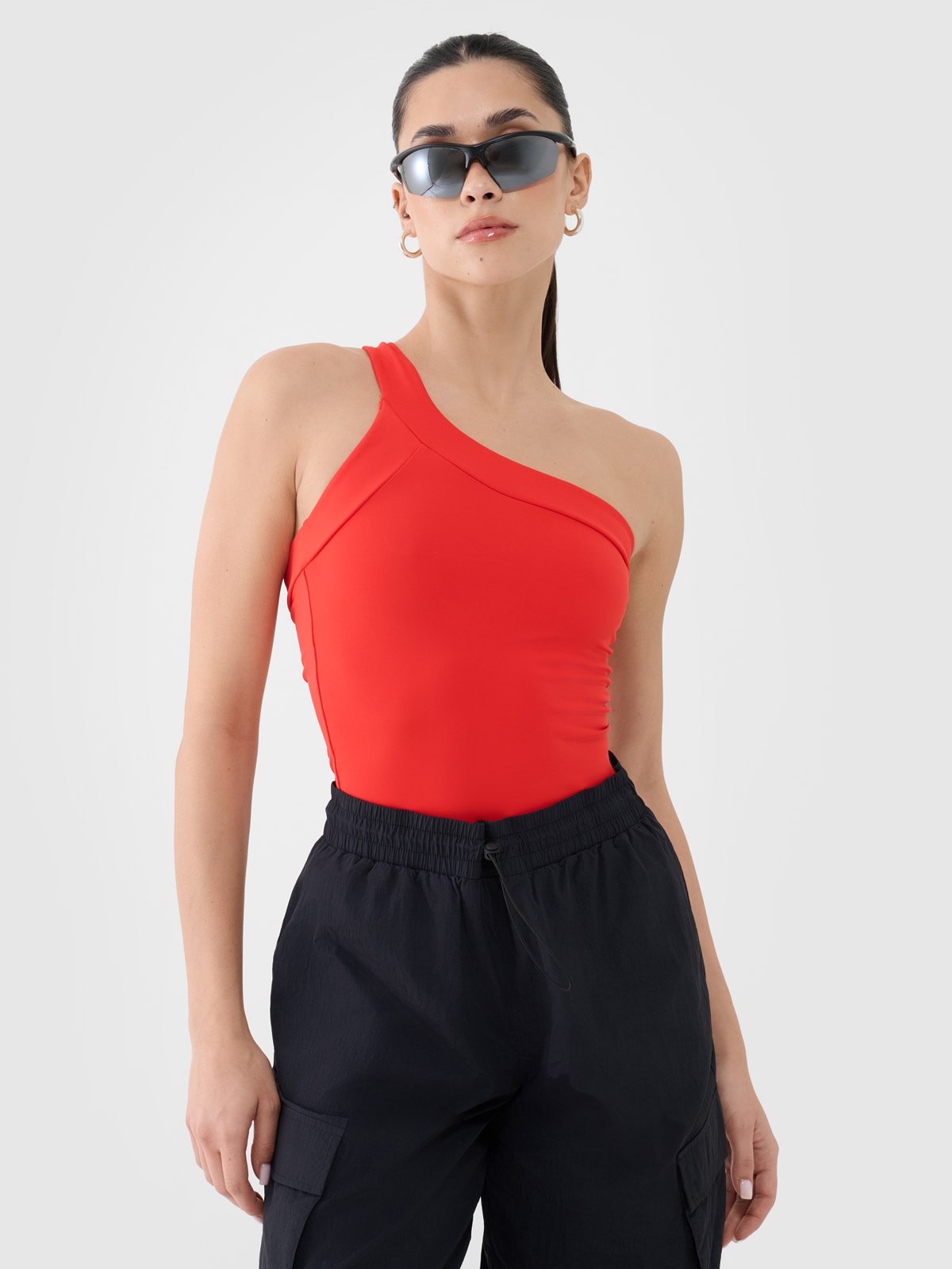 Crop-top slim cu o bretea asimetrică pentru femei - roșu