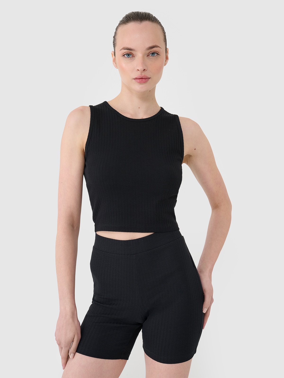 Crop top din tricot pentru femei - negru