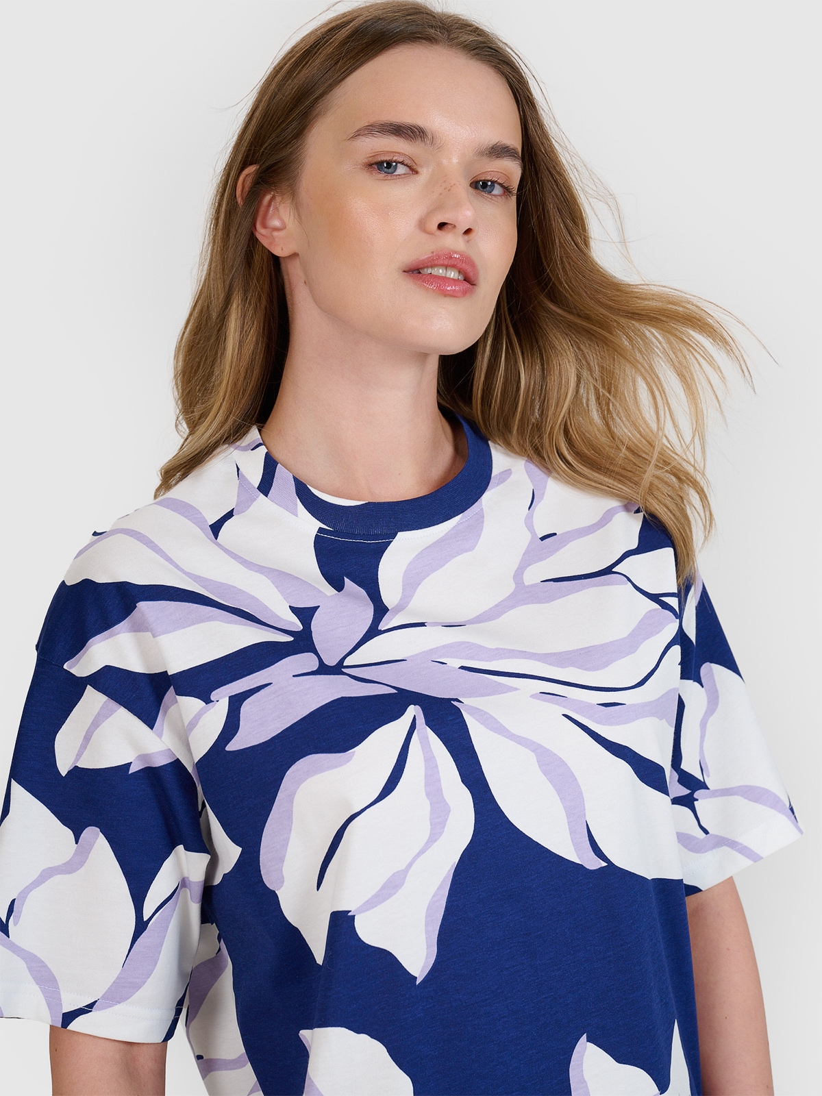 Tricou oversize cu imprimeu pentru femei - multicolor