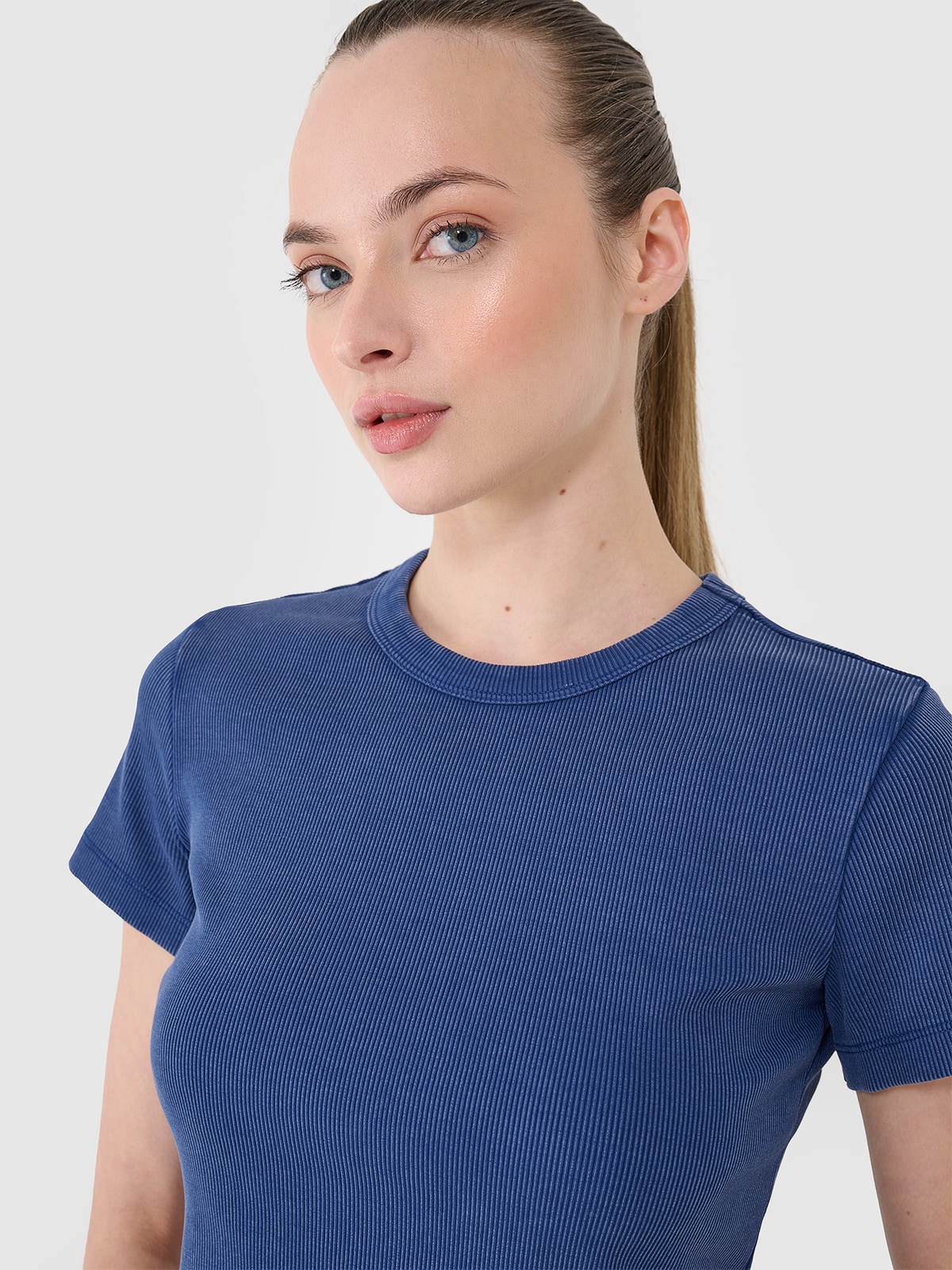 Tricou slim din tricot striat pentru femei - bleumarin