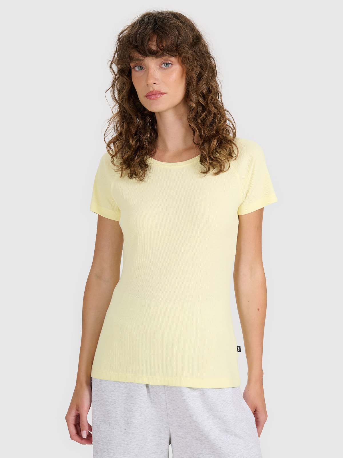 Tricou regular din tricot striat pentru femei - galben