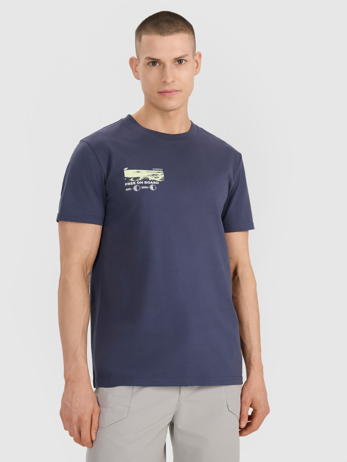 Tricou regular cu imprimeu pentru bărbați - gri