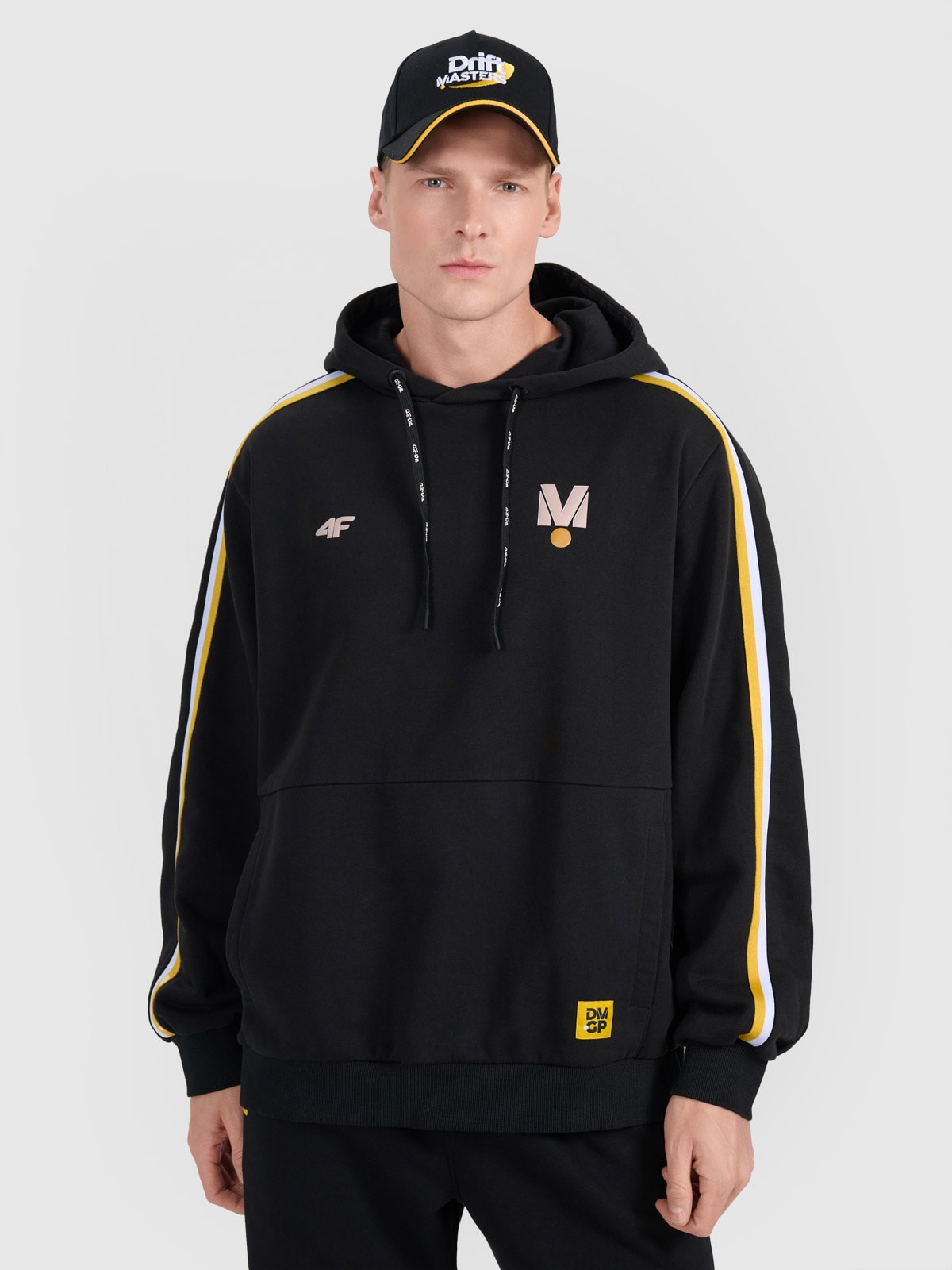 4F Hanorac unisex de trening fără fermoar cu glugă 4F x Drift Masters - negru