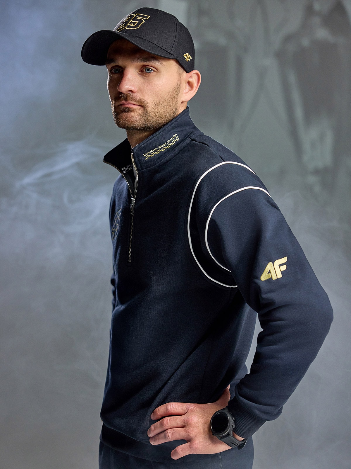 Hanorac sport unisex cu fermoar, fără glugă 4F x Bartosz Zmarzlik - negru