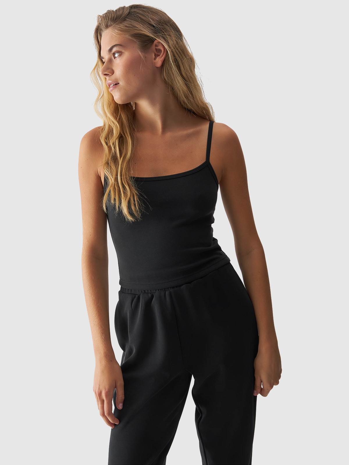 Crop-top slim unicolor cu modal pentru femei - negru