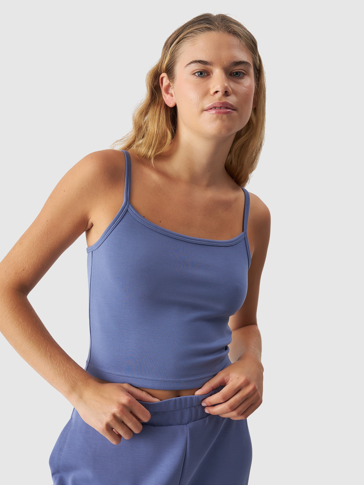 Crop-top slim unicolor cu modal pentru femei - bleumarin