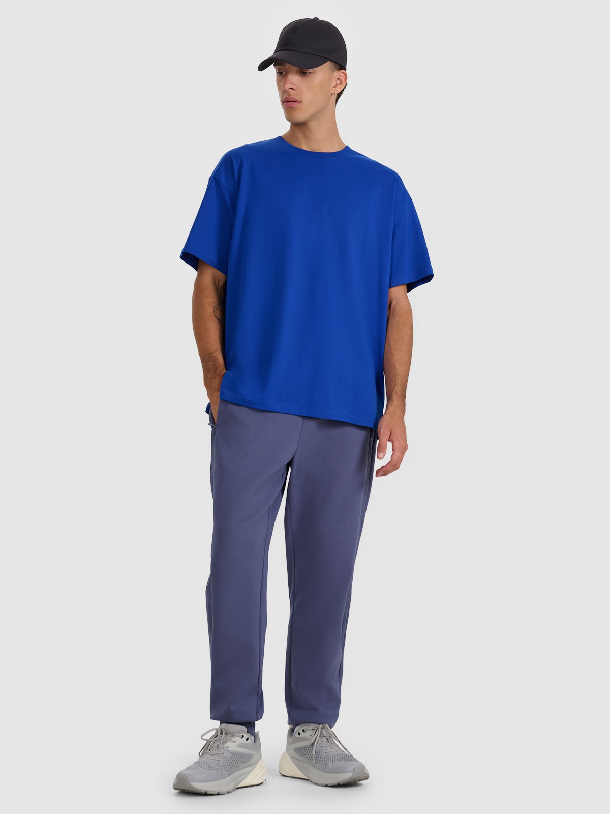 4F Pantaloni jogger de trening pentru bărbați - bleumarin