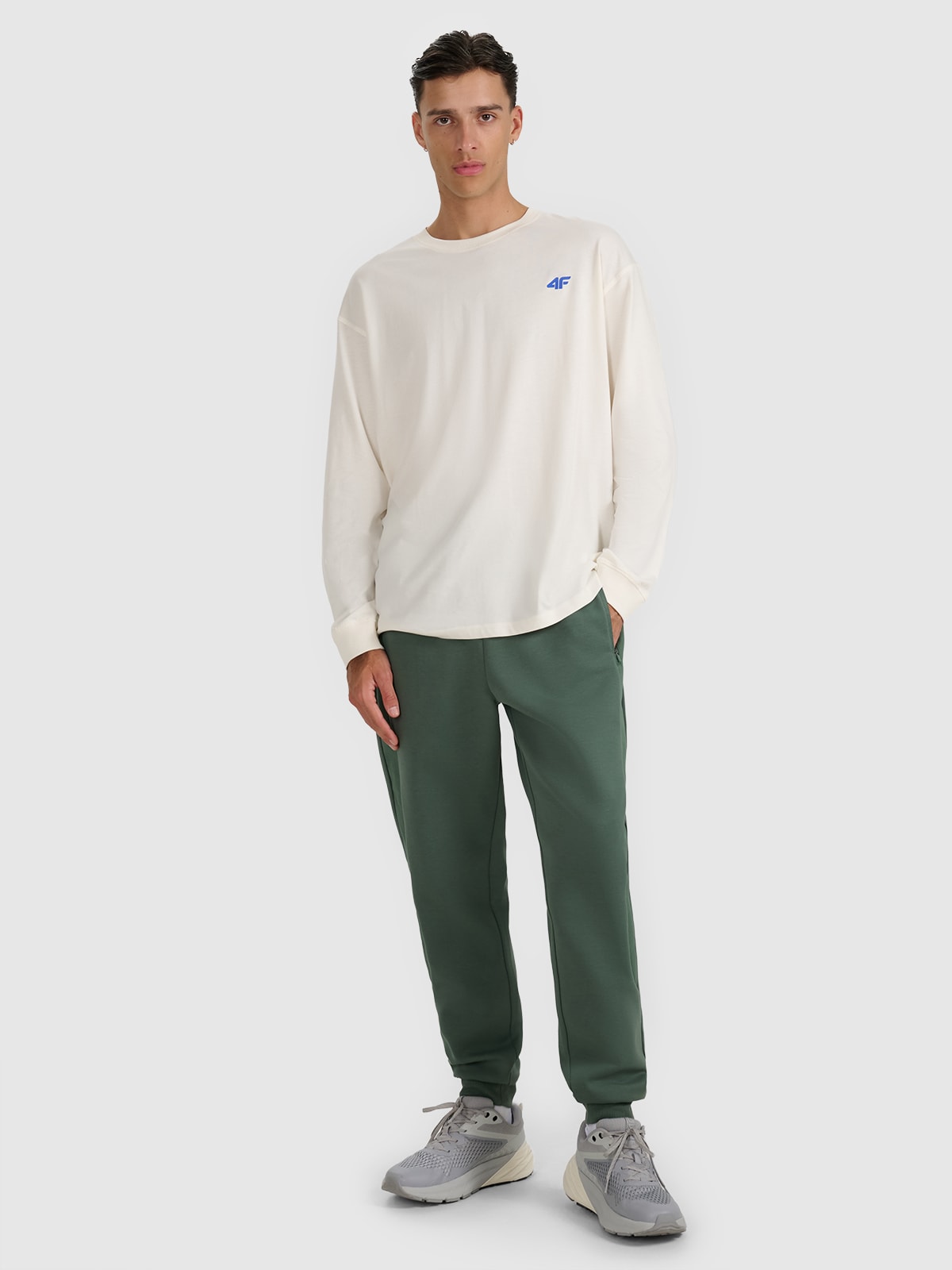 4F Pantaloni jogger de trening pentru bărbați - verzi măsliniu/kaki