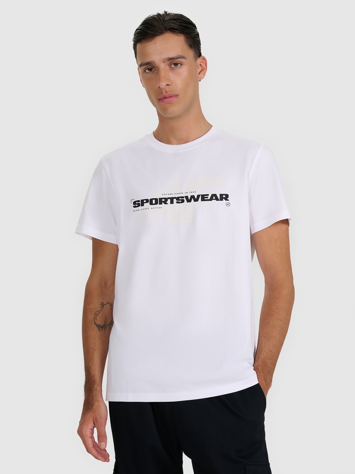 4F T-shirt regular z nadrukiem męski - biały