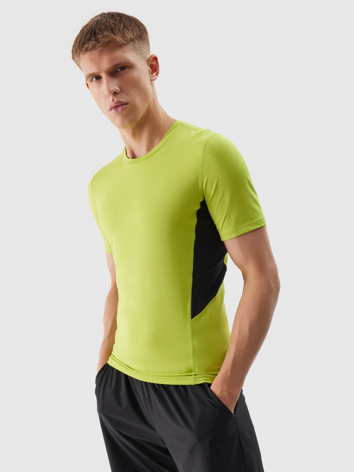 Tricou slim de antrenament din material reciclat pentru bărbați - verde iarbă