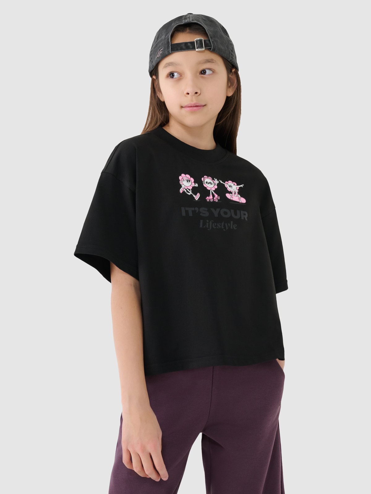 Crop top oversize z nadrukiem dziewczęcy - czarny | 4F