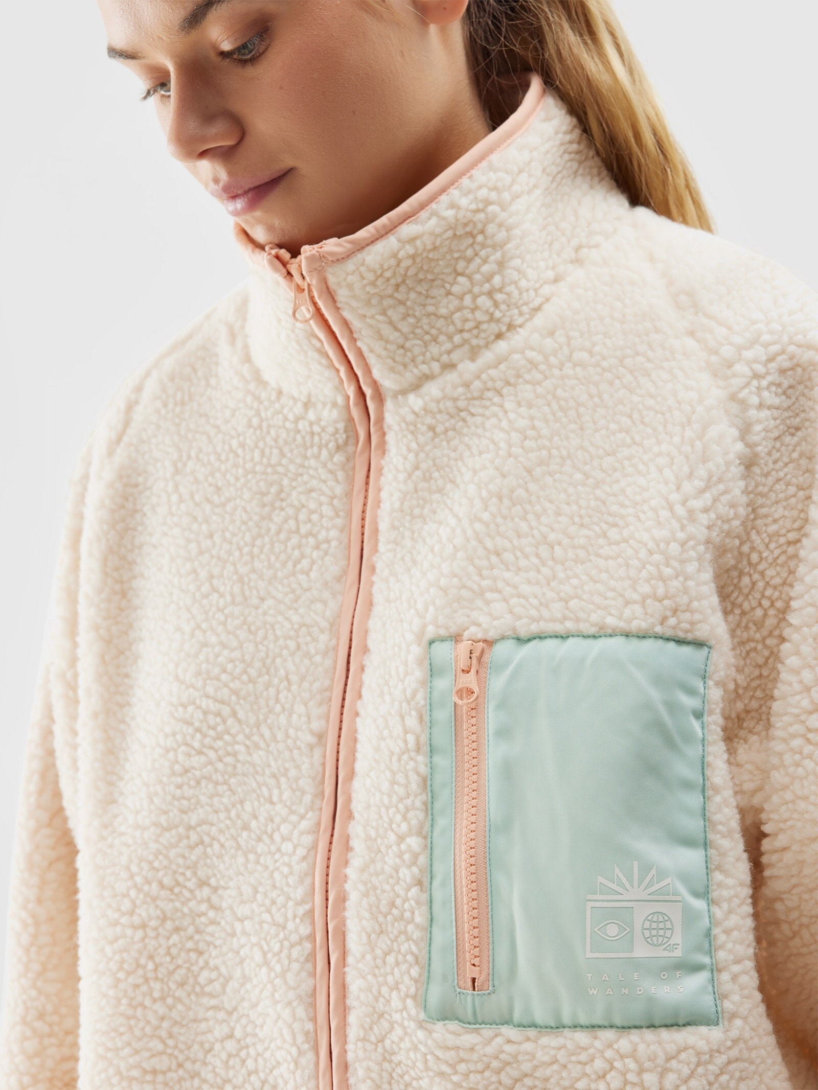 Women's Sherpa fleece with stand-up collar - cream | 4F