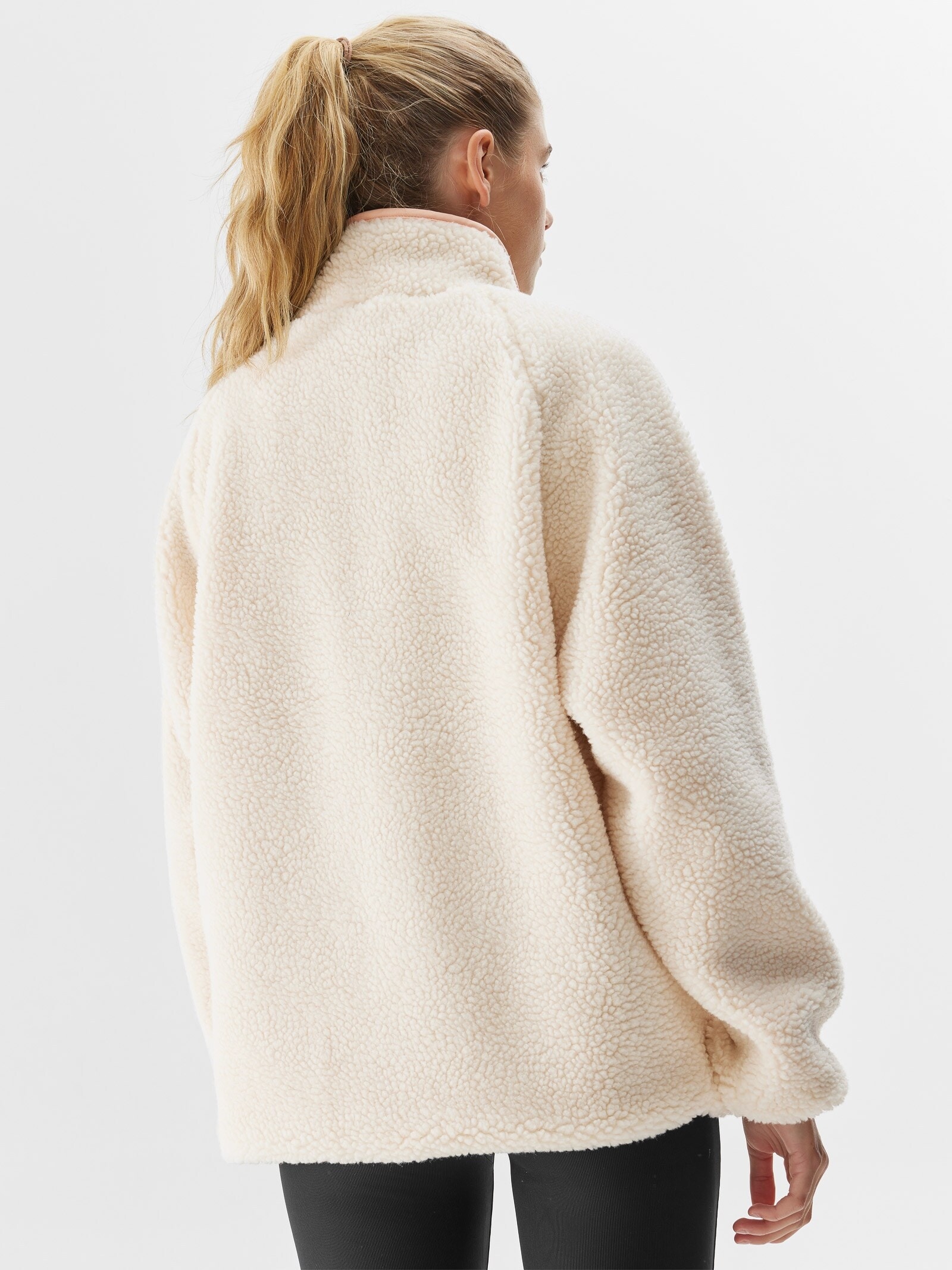 Women's Sherpa fleece with stand-up collar - cream | 4F