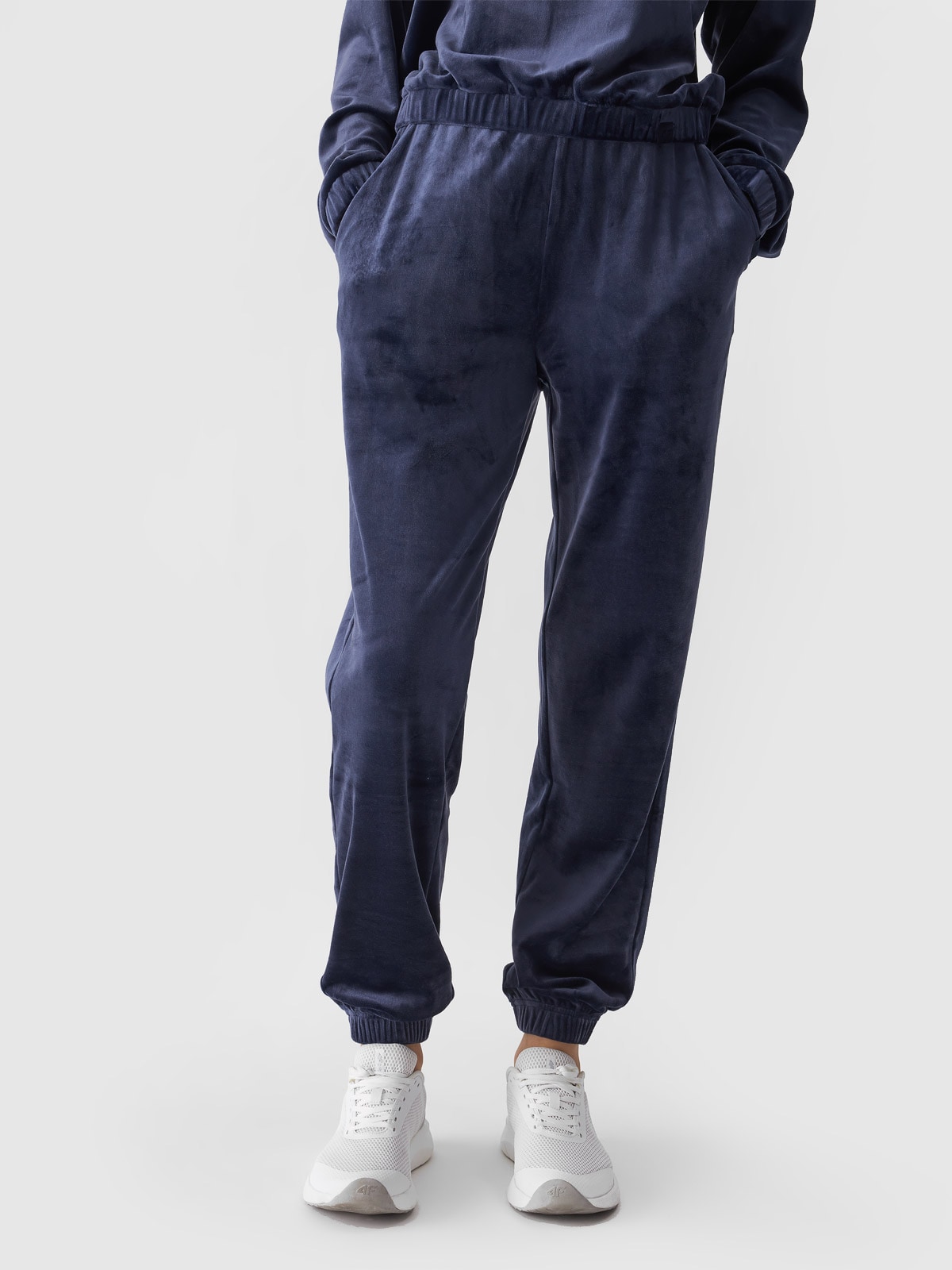 Women s velour joggers trousers navy blue 4F Sportswear and shoes