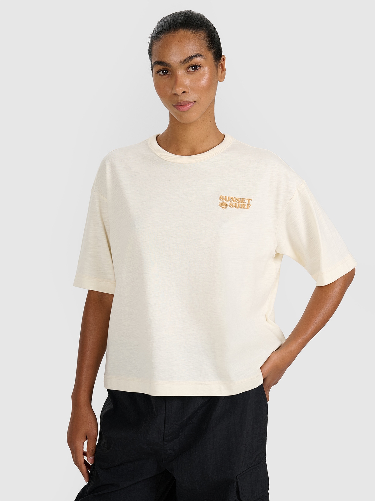 T-shirt oversize z nadrukiem damski - beżowy | 4F - sportowa