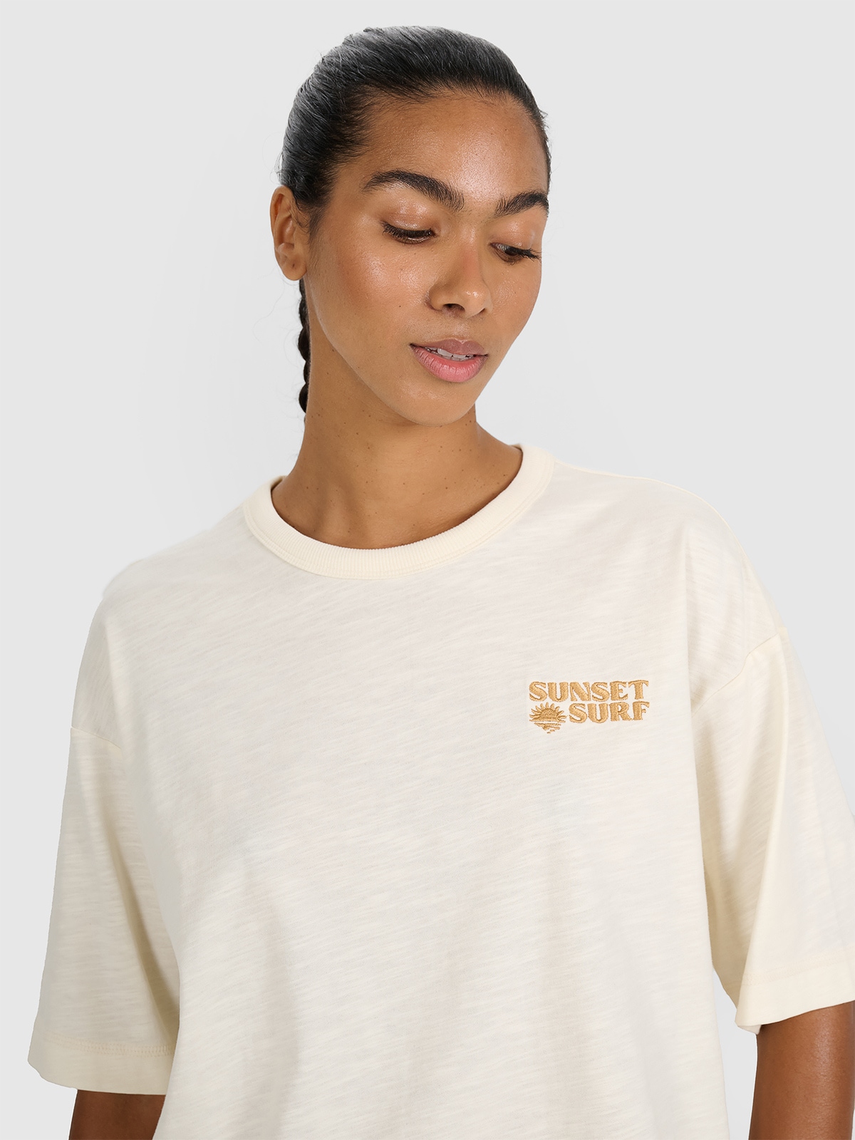 ★SATUR★ W Bon Voyage Slim Fit Crop T-Shirt Cream T-shirt crop top gładki damski - beżowy | 4F - sportowa