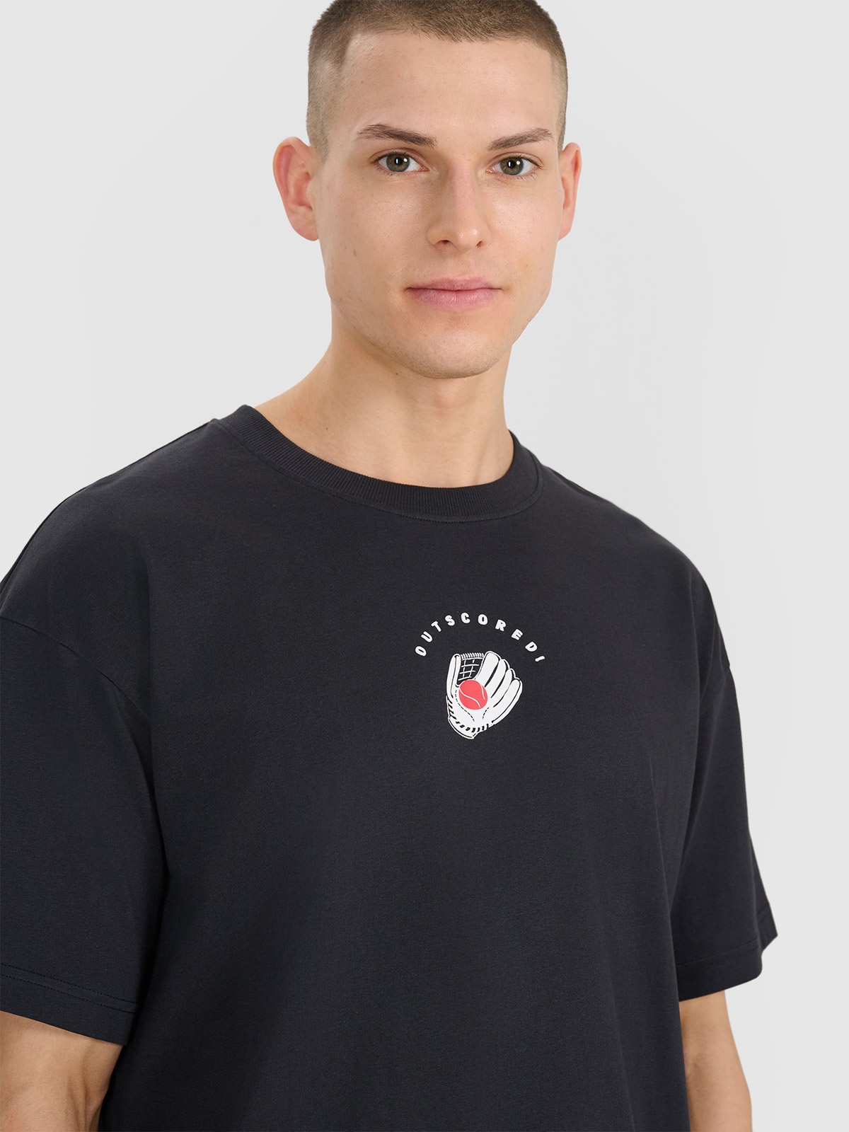 T-shirt oversize z nadrukiem męski - czarny | 4F - sportowa