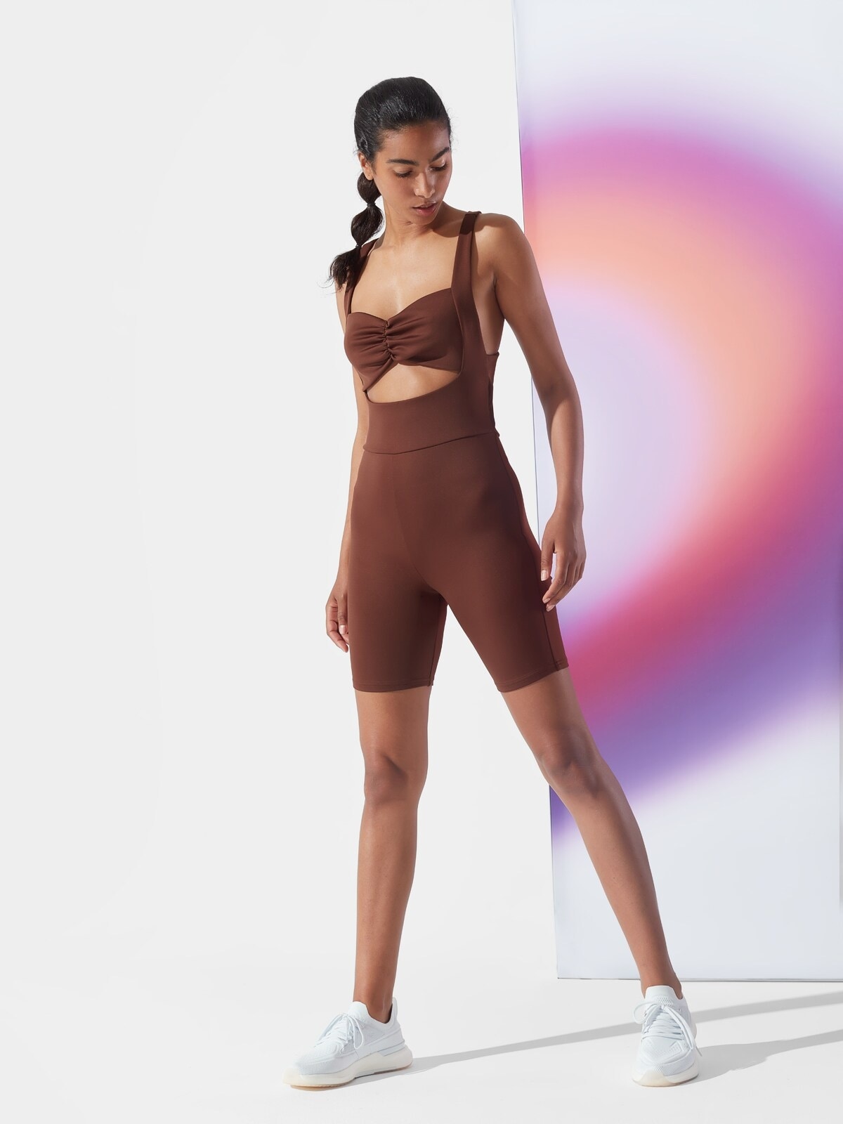 堅実な究極の 4F x Anna Lewandowska women's fitted cut-out jumpsuit with ヘアアイロン