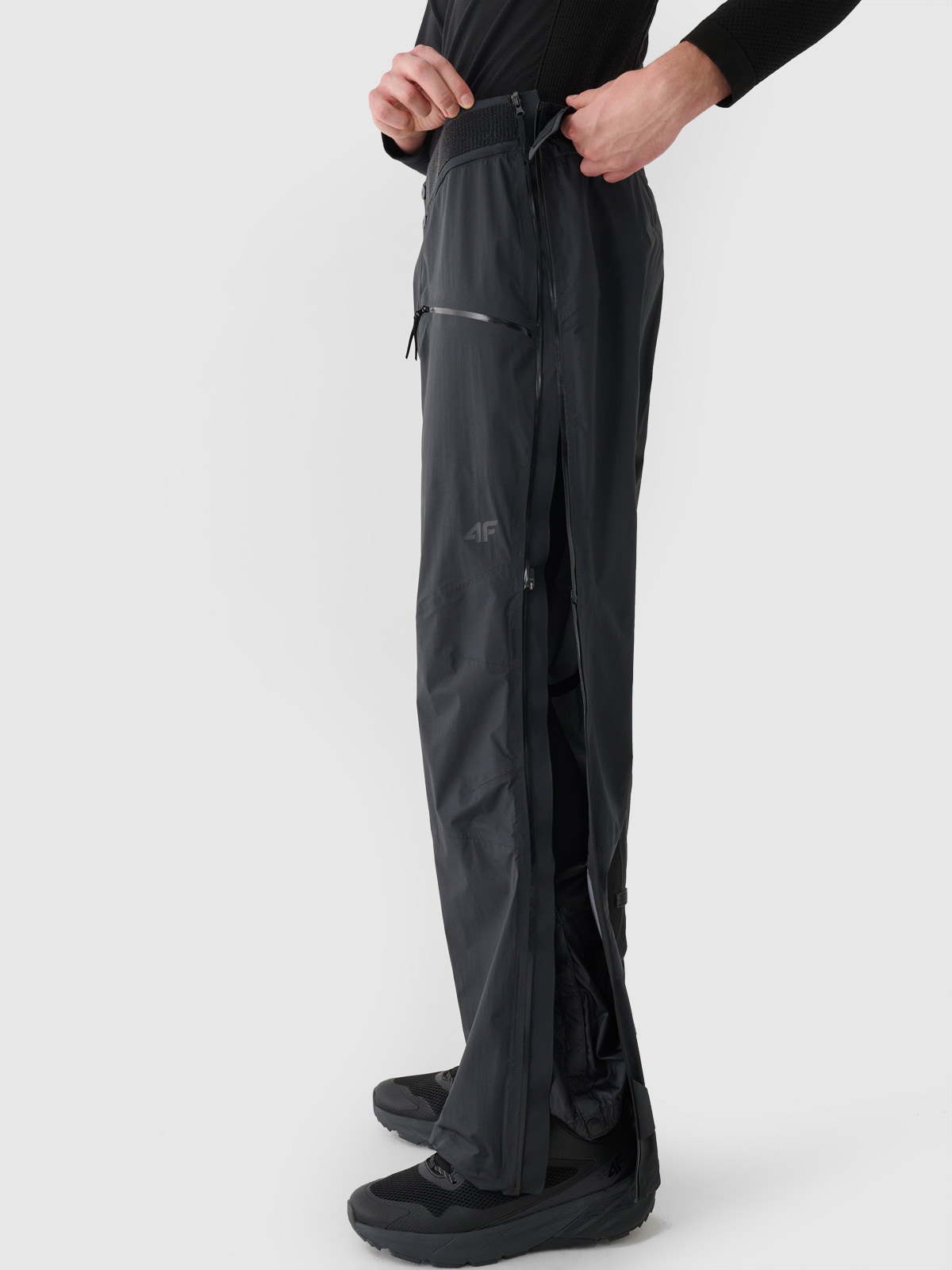 【IONSEOUL】Outside Track Wide Training Pants 4FM122 Men's trekking trousers 20000/40000 membrane - black | 4F