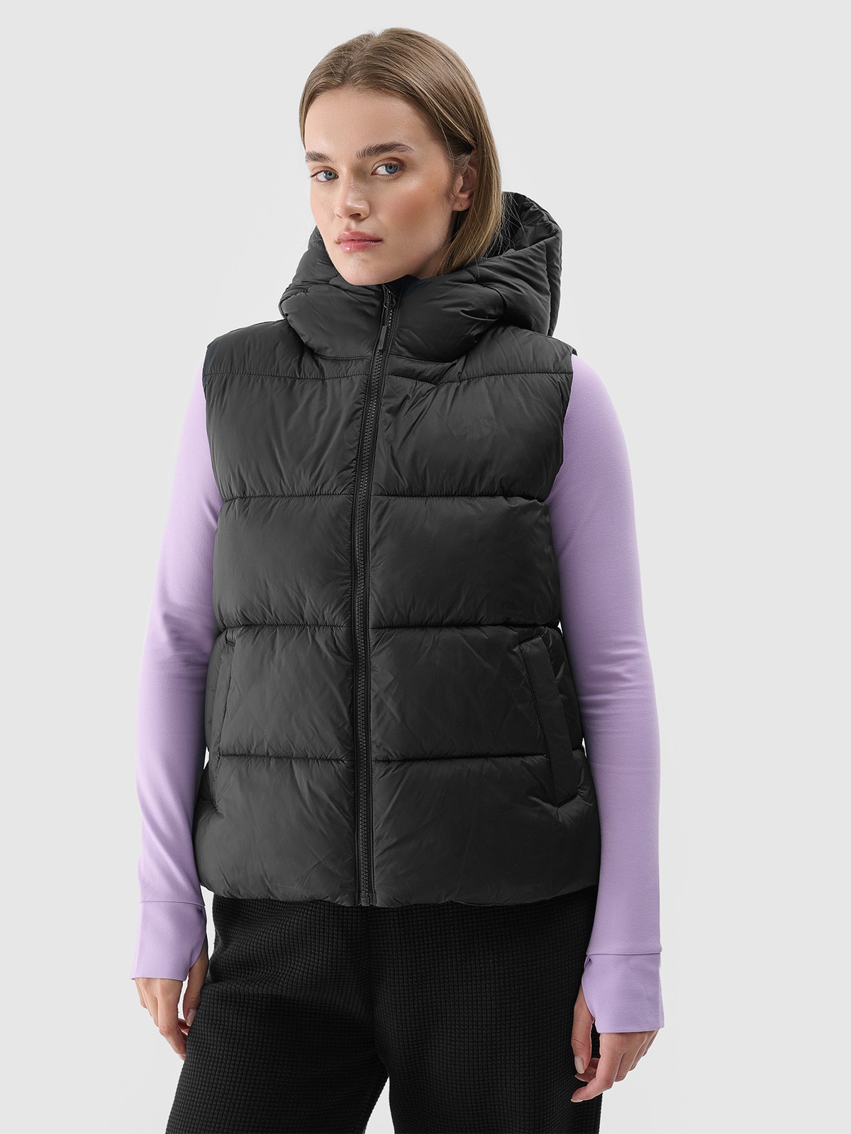 Women's quilted puffer vest with hood - black | 4F Women's quilted puffer vest with hood - black | 4F