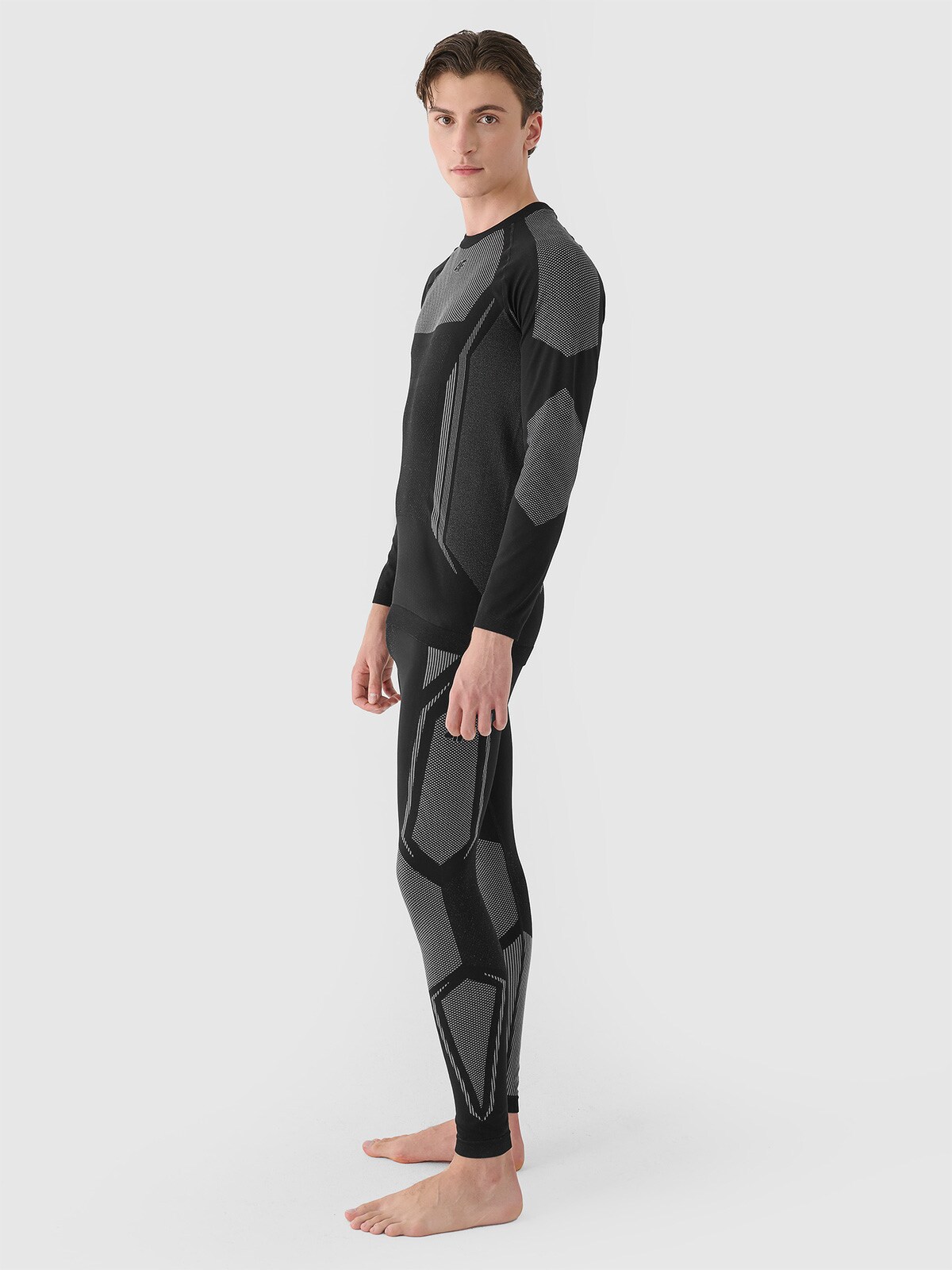 Men's seamless thermal underwear (top) - black | 4F
