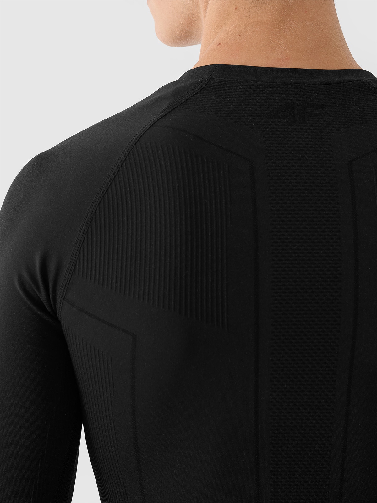 Men's seamless thermal underwear (top) - black | 4F