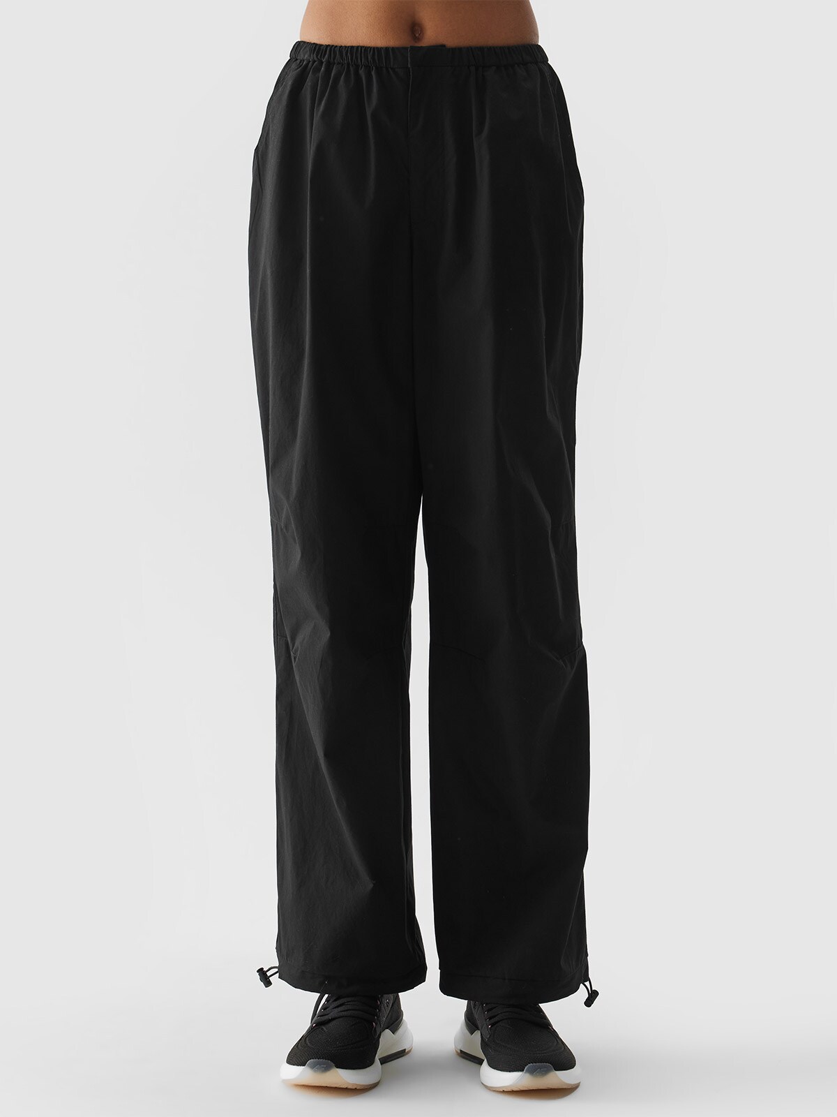 Women's casual baggy parachute trousers - black | 4F